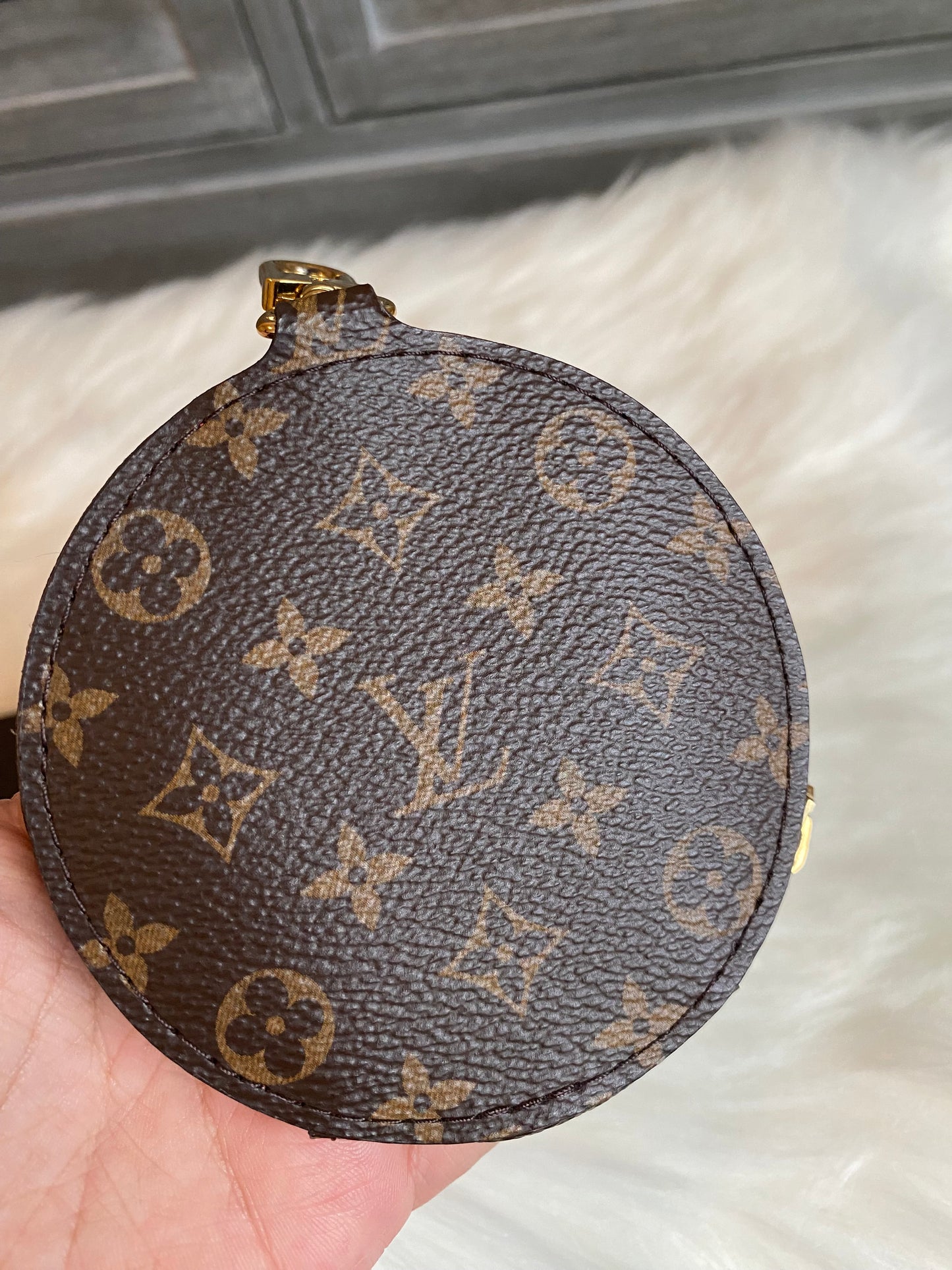 Louis Vuitton Reverse Monogram Giant OnTheGo East West