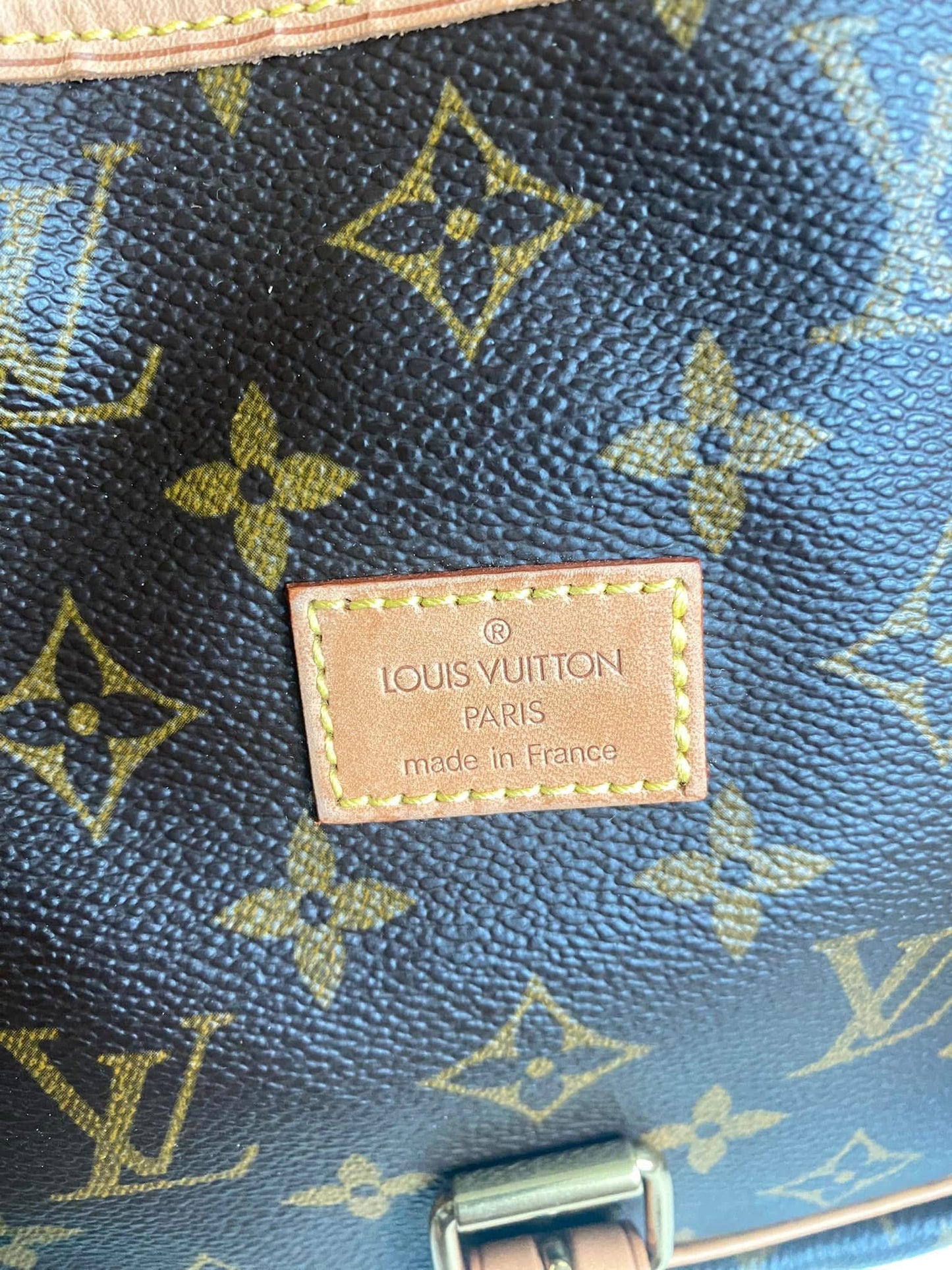 Louis Vuitton Saumur 30