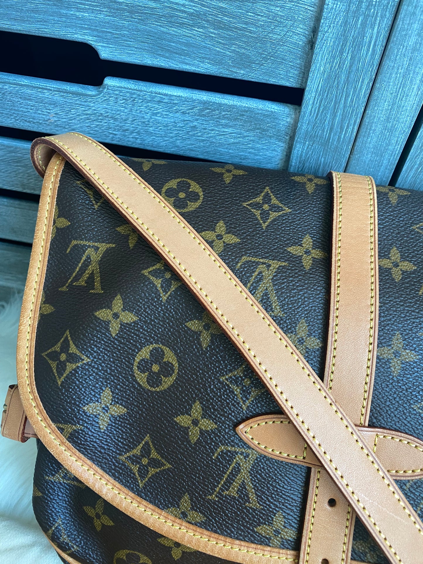 Louis Vuitton Saumur 30