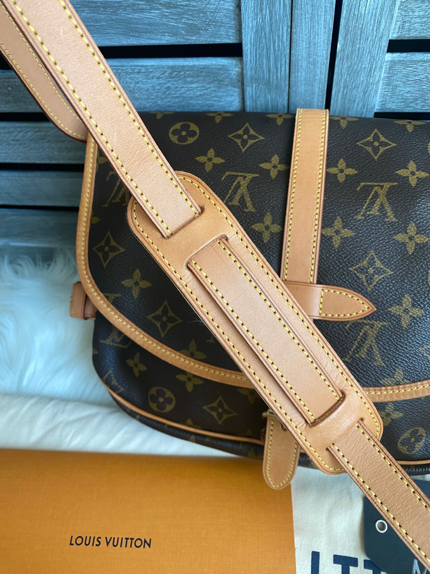 Louis Vuitton Saumur 30