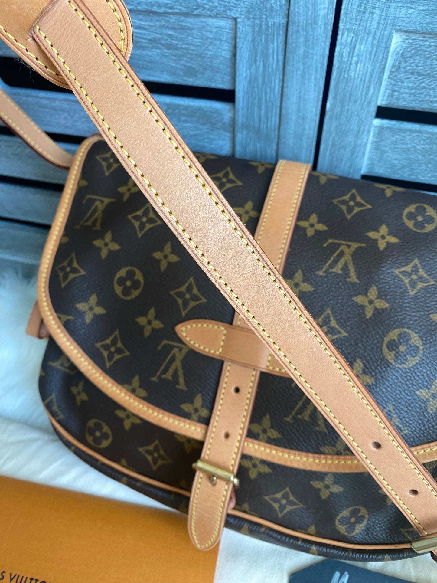 Louis Vuitton Saumur 30