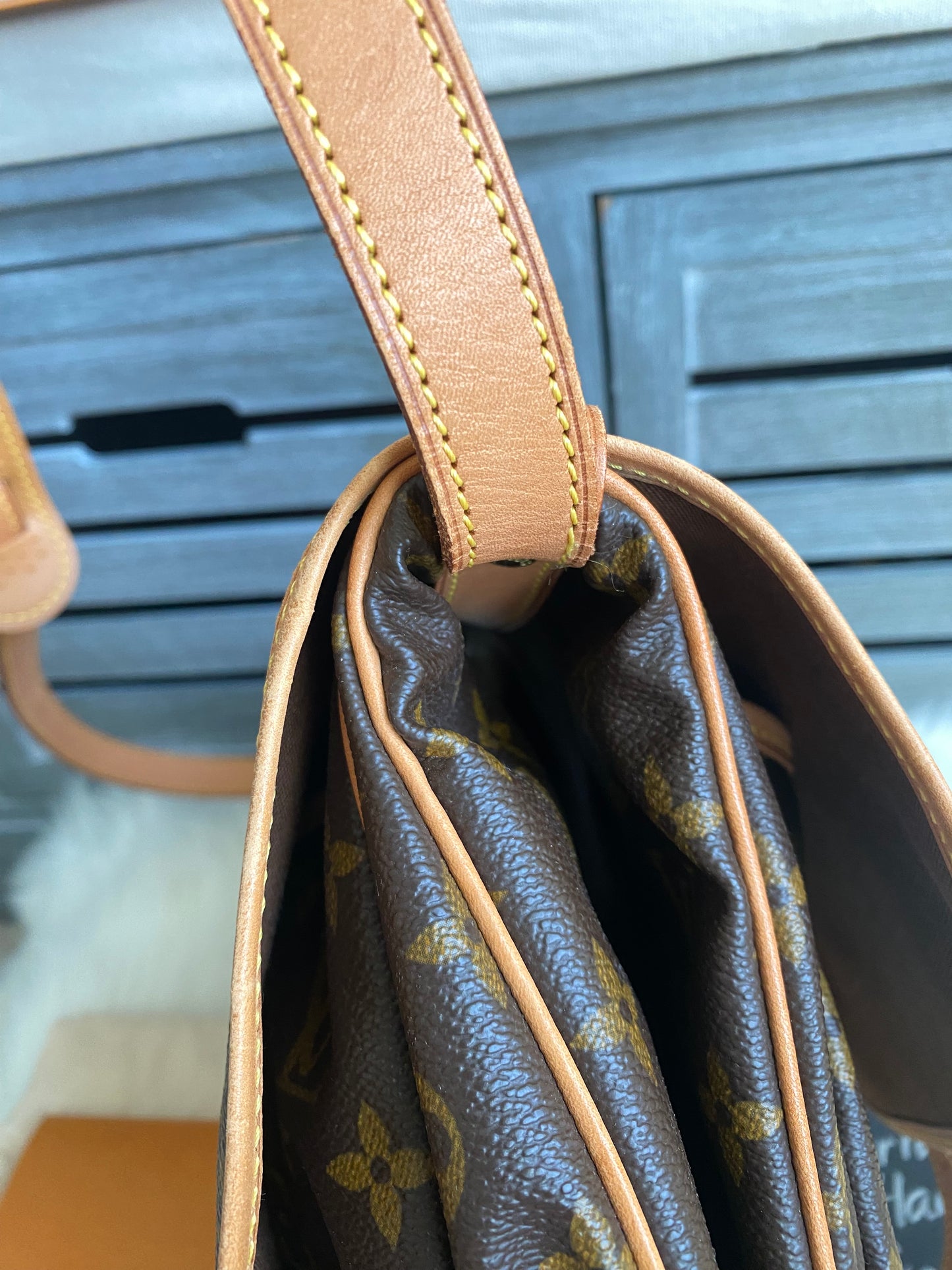 Louis Vuitton Saumur 30