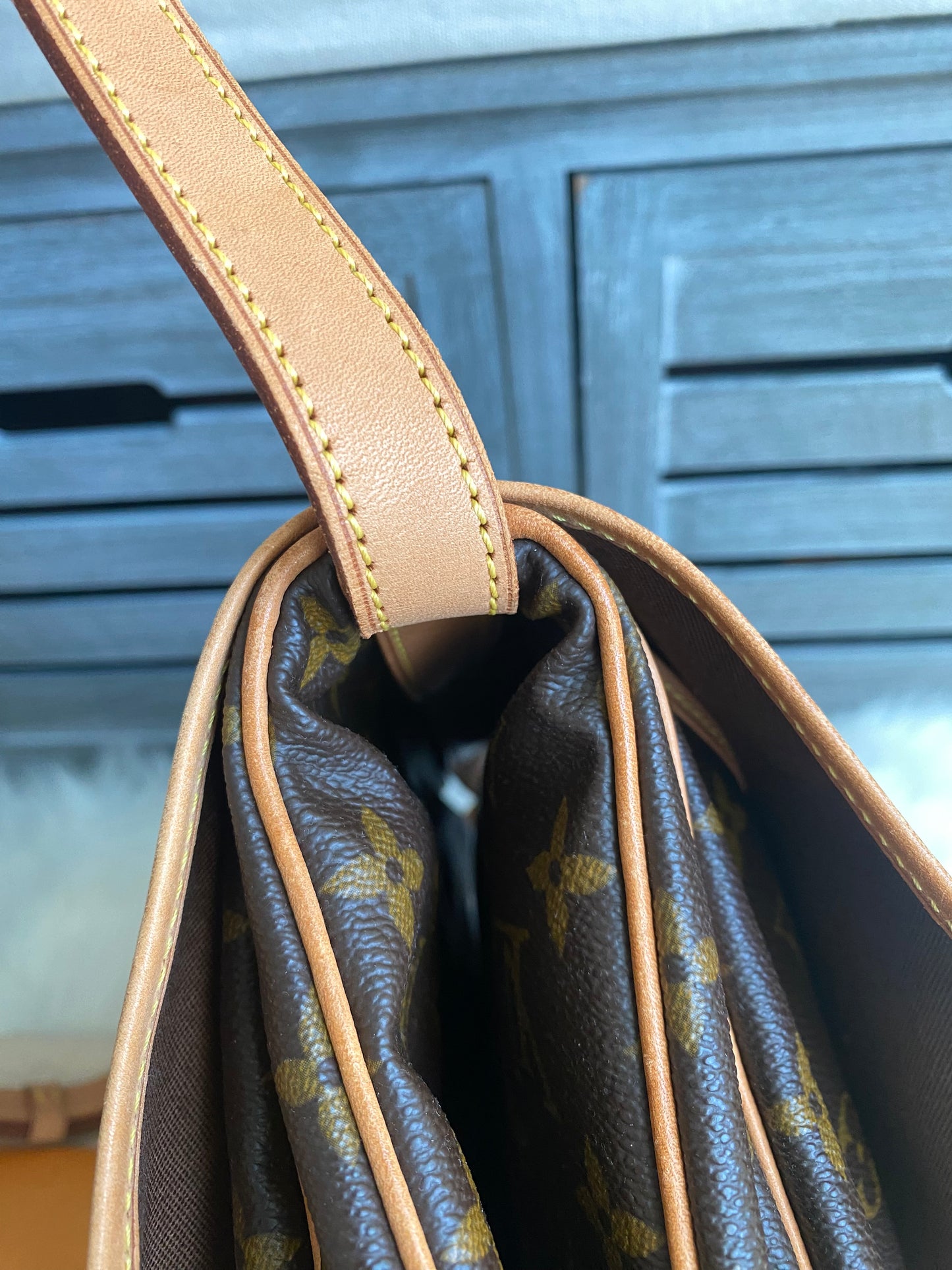 Louis Vuitton Saumur 30