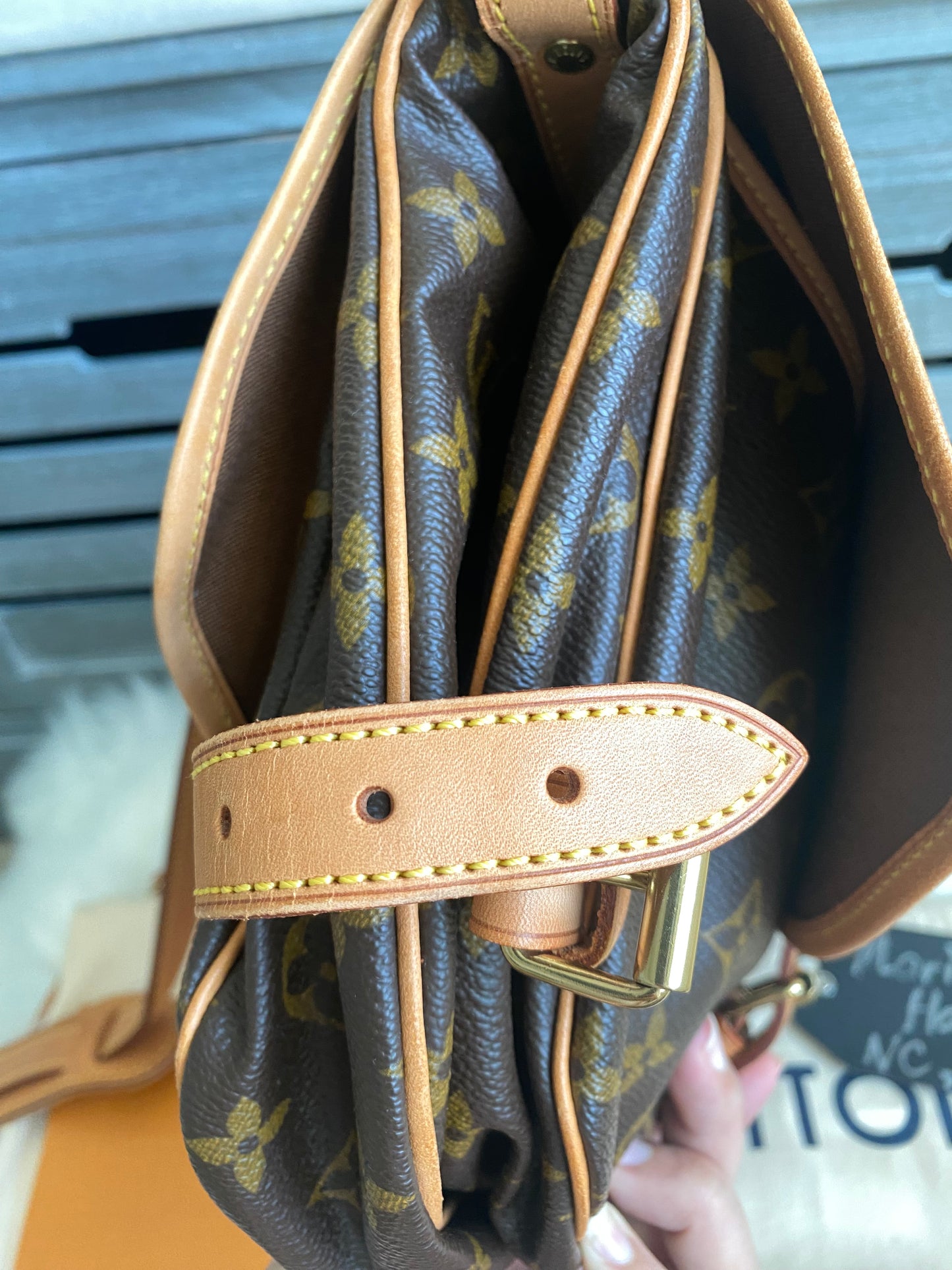 Louis Vuitton Saumur 30