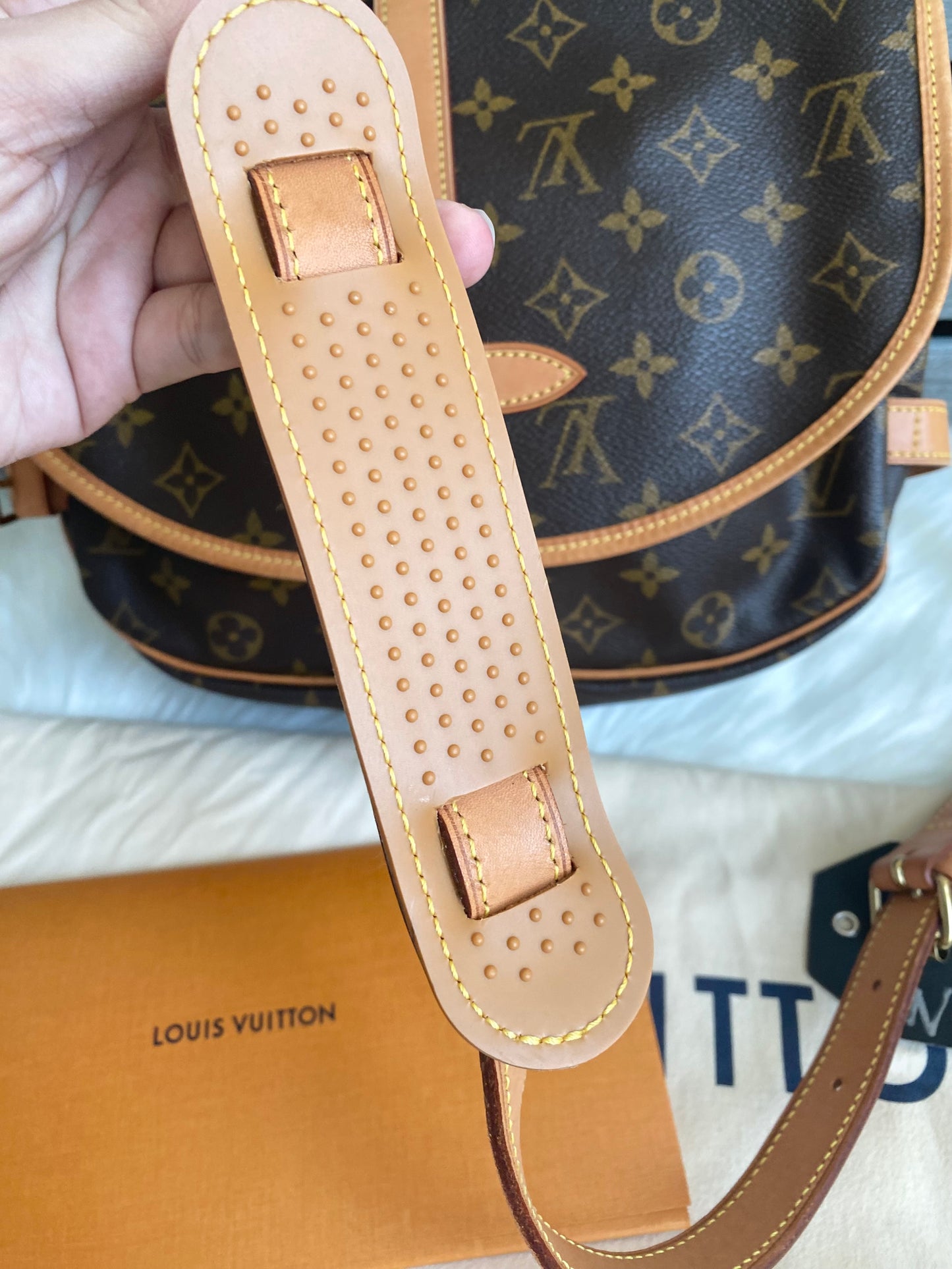 Louis Vuitton Saumur 30