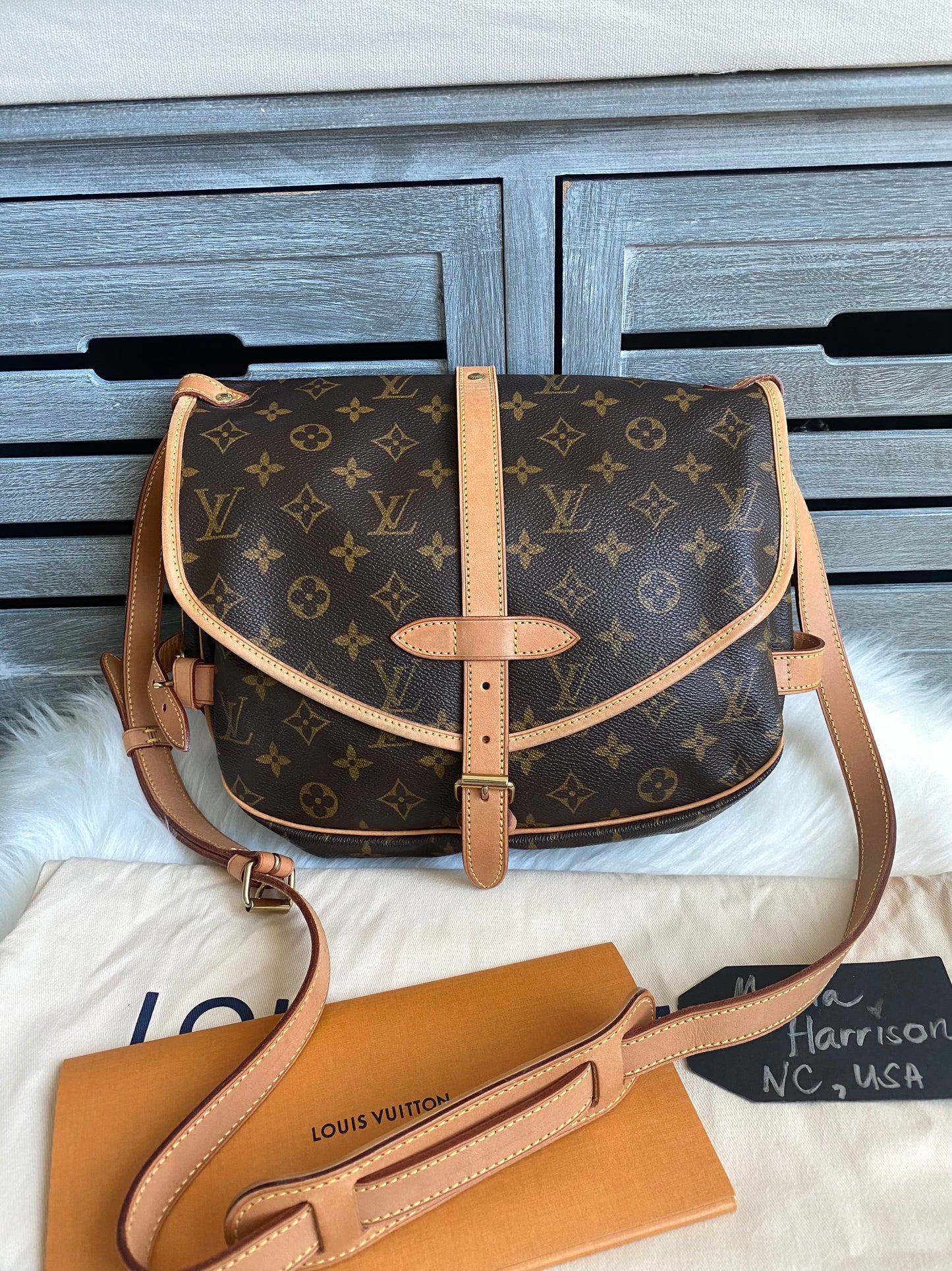 Louis Vuitton Saumur 30