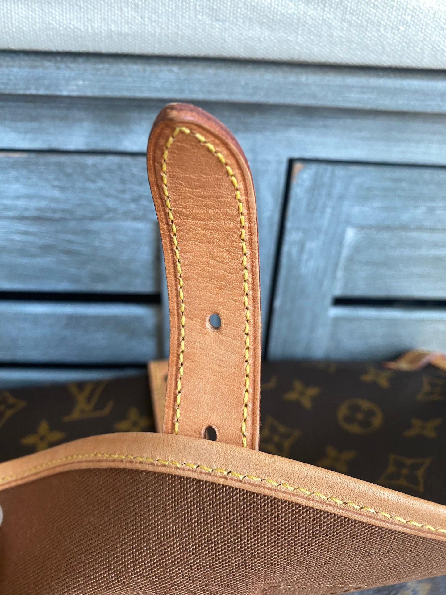 Louis Vuitton Saumur 30