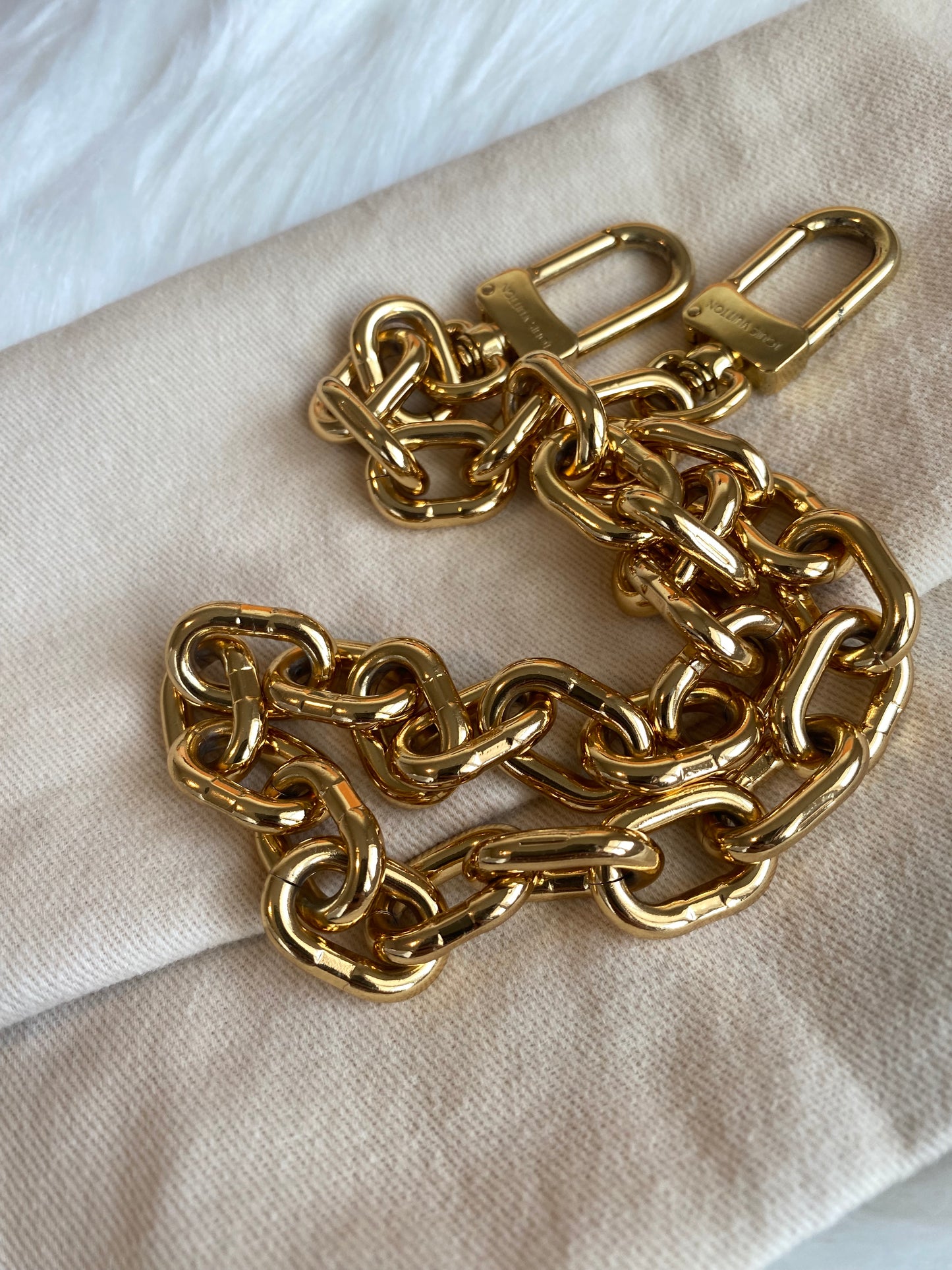 Louis Vuitton Pochette Metis East West Dune