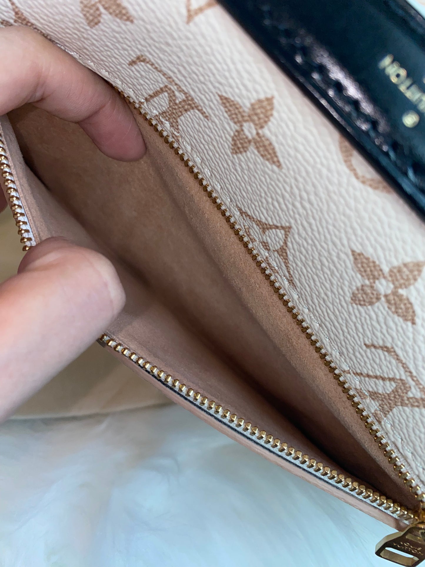 Louis Vuitton Pochette Metis East West Dune