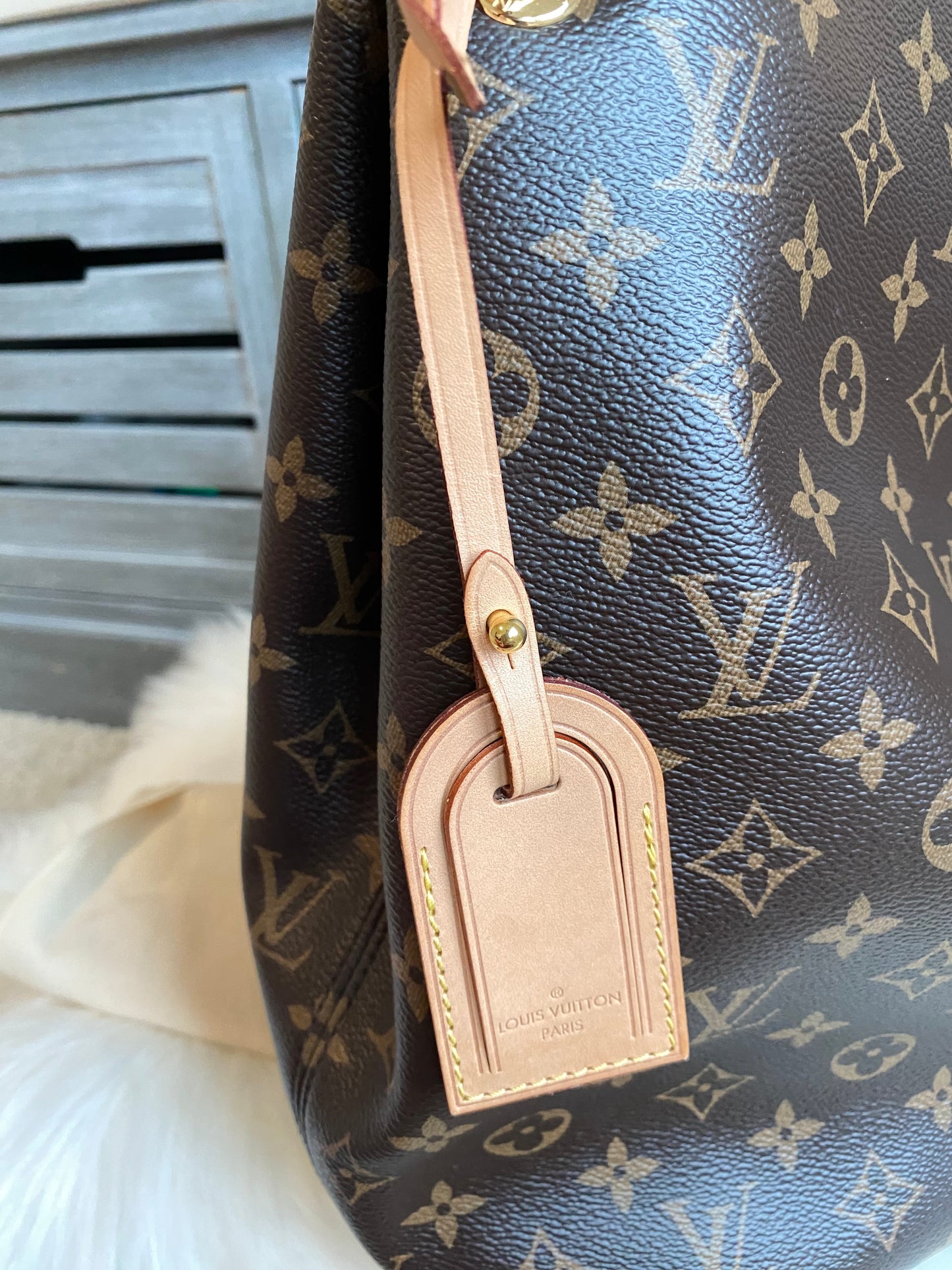 Louis Vuitton Graceful MM Beige Interior