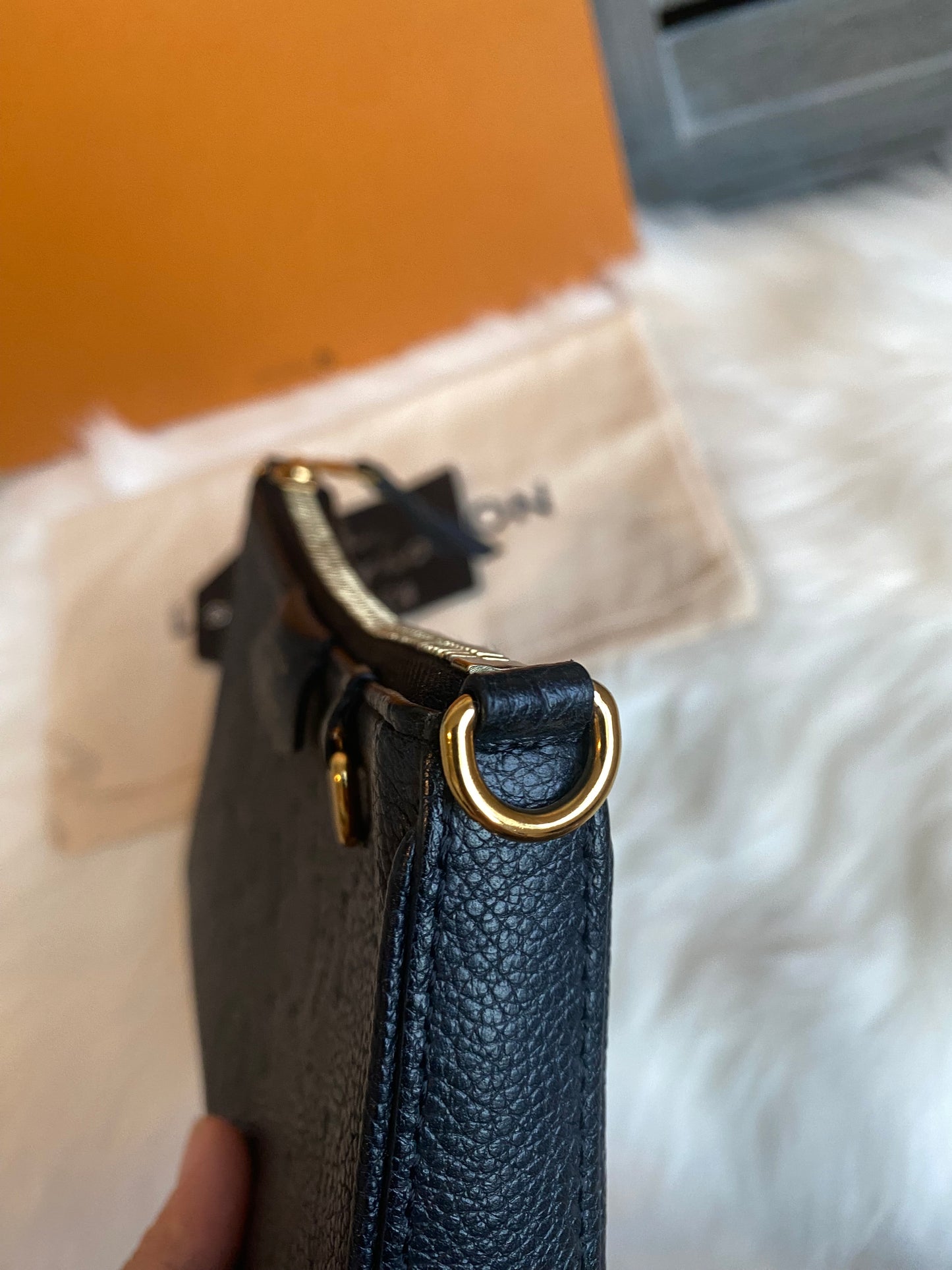 Louis Vuitton Easy Pouch On Strap Black