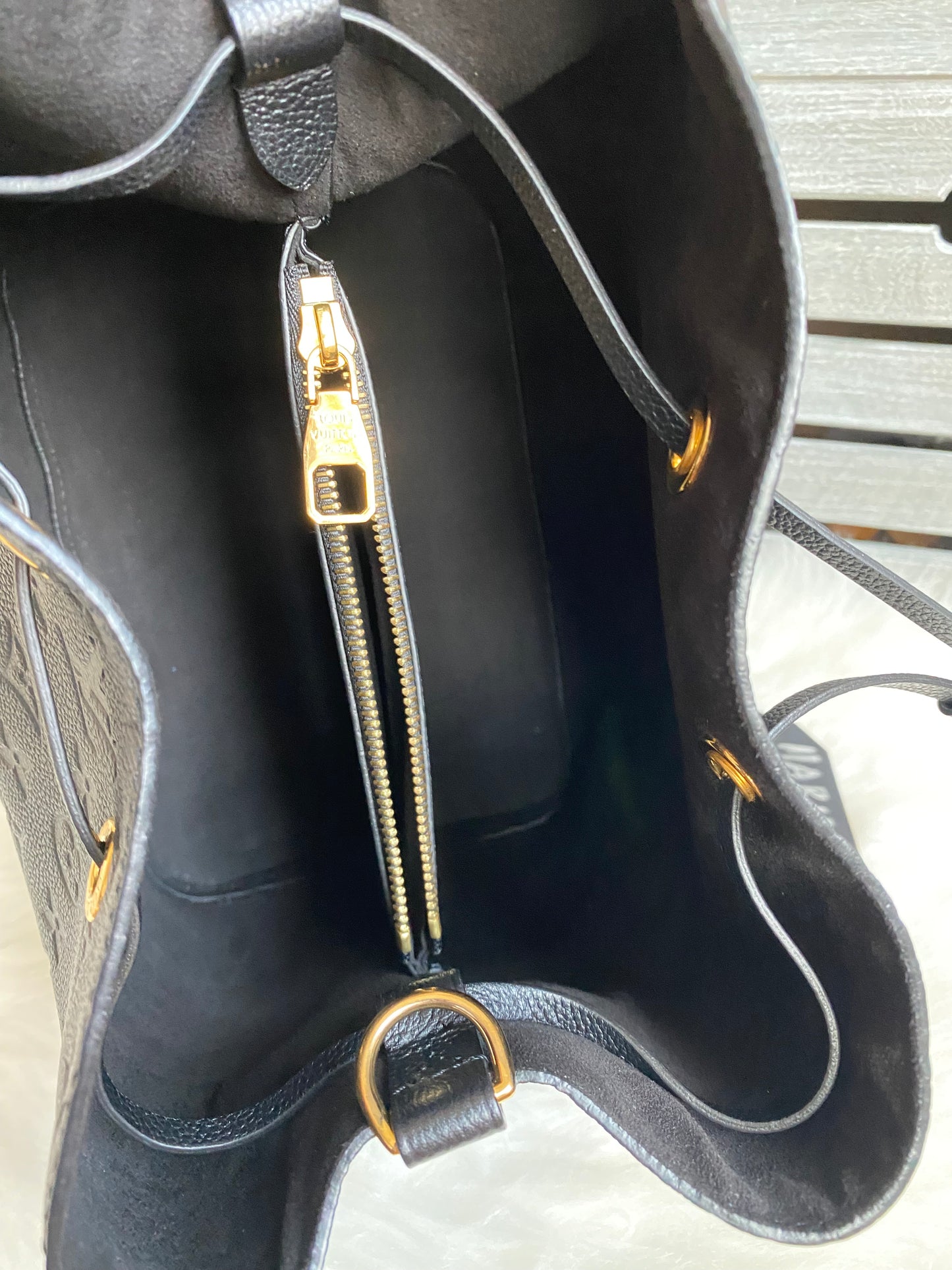 Louis Vuitton Neo Noe MM Black Empreinte