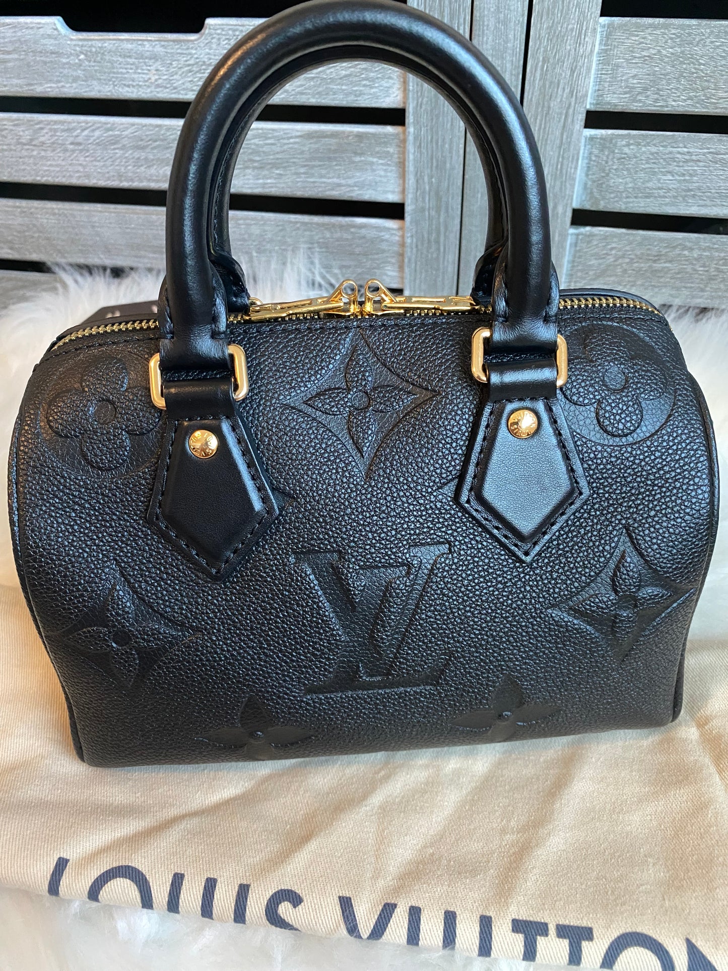 Louis Vuitton Speedy 20 Bandouliere Black