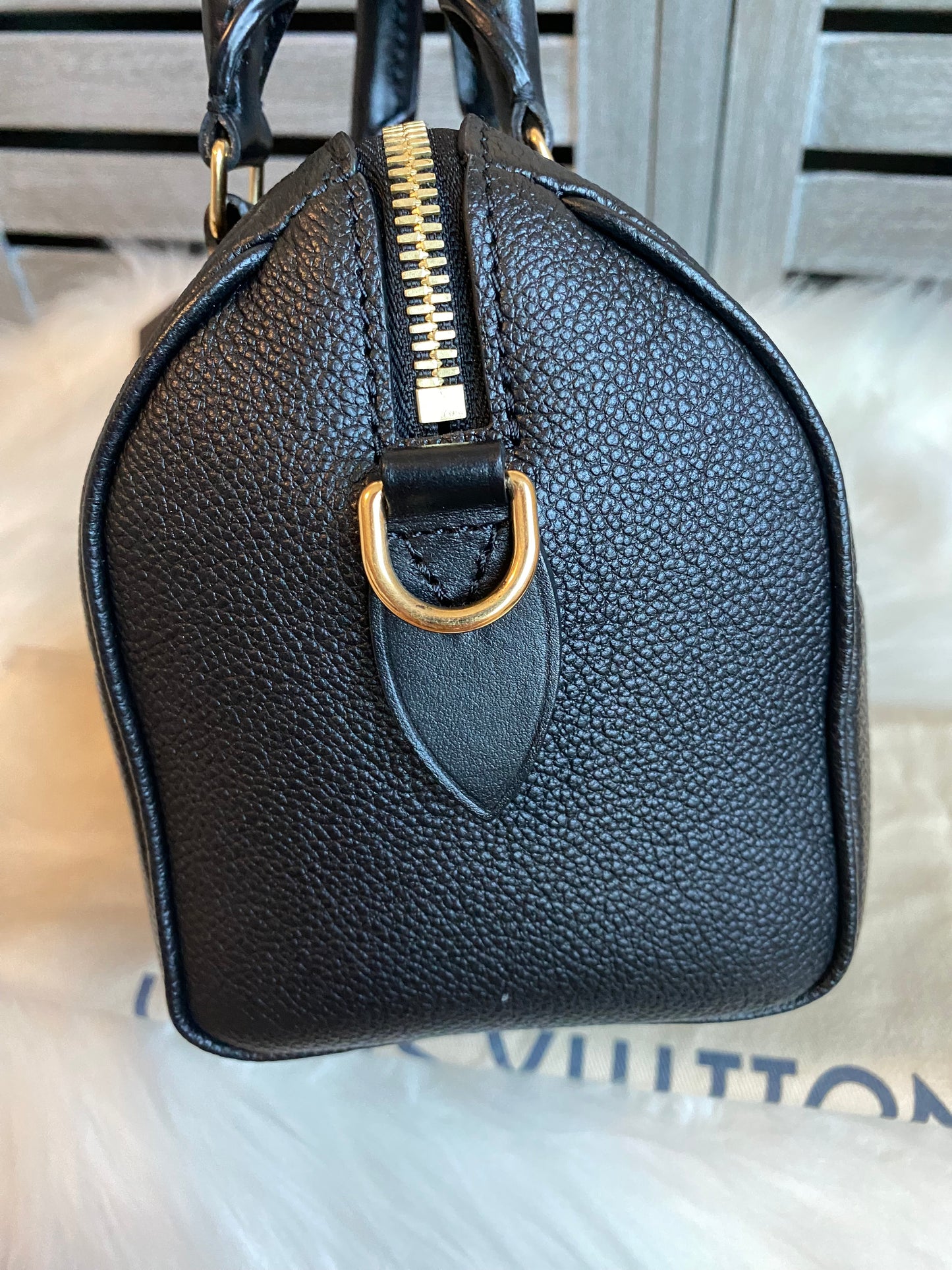 Louis Vuitton Speedy 20 Bandouliere Black