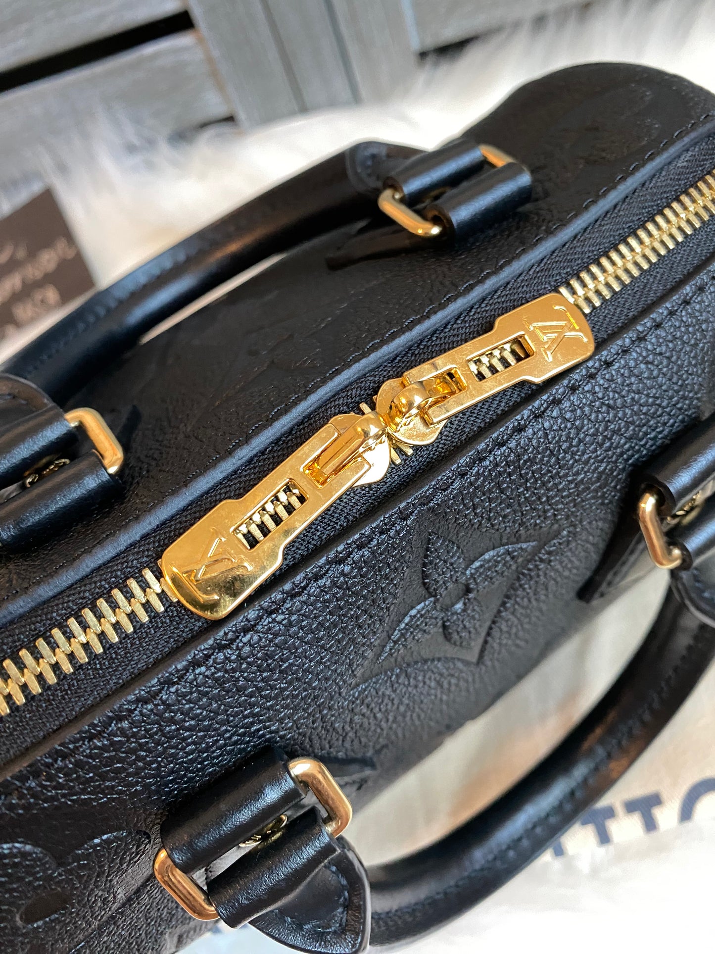 Louis Vuitton Speedy 20 Bandouliere Black