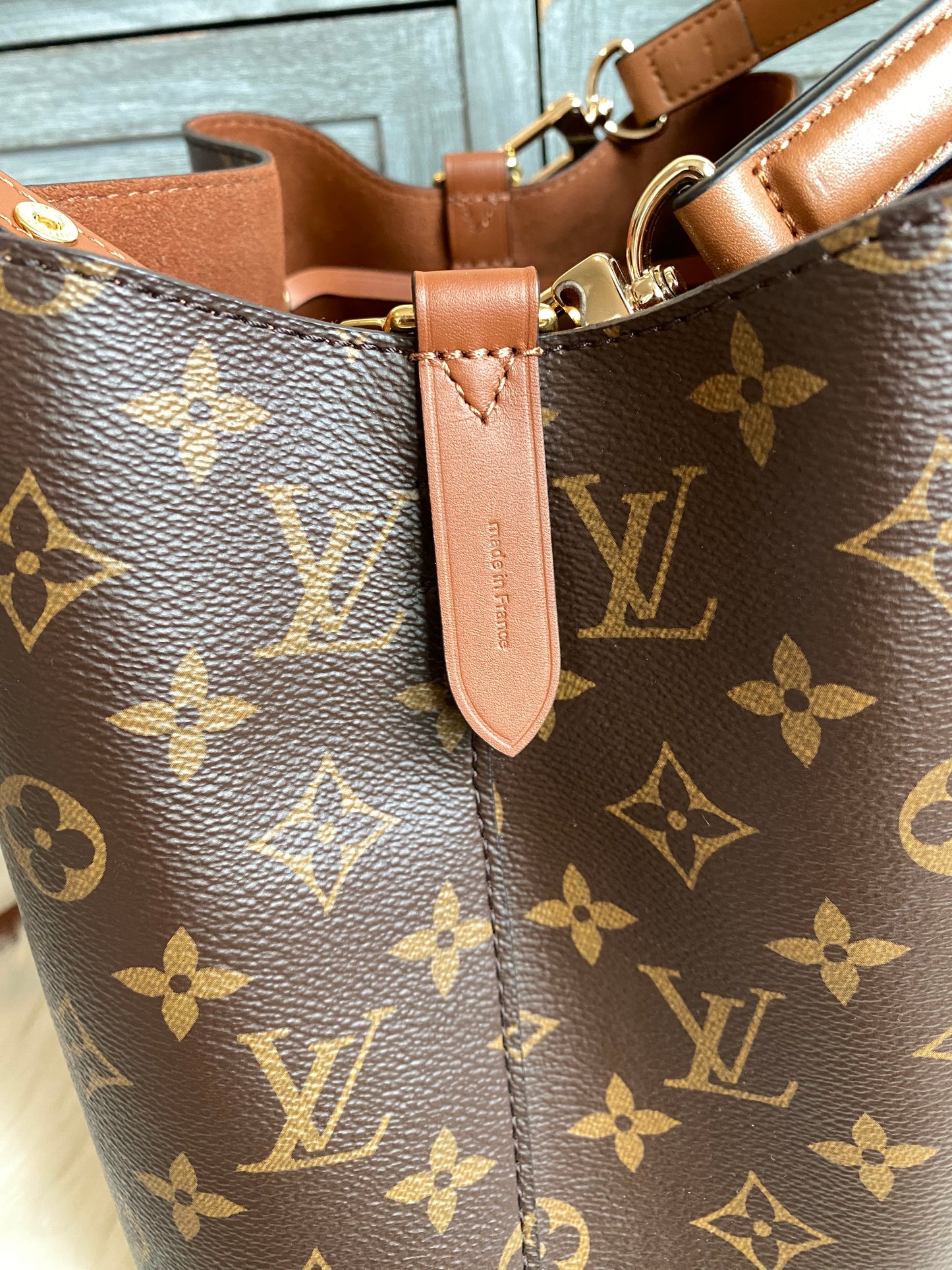 Louis Vuitton NeoNoe Caramel