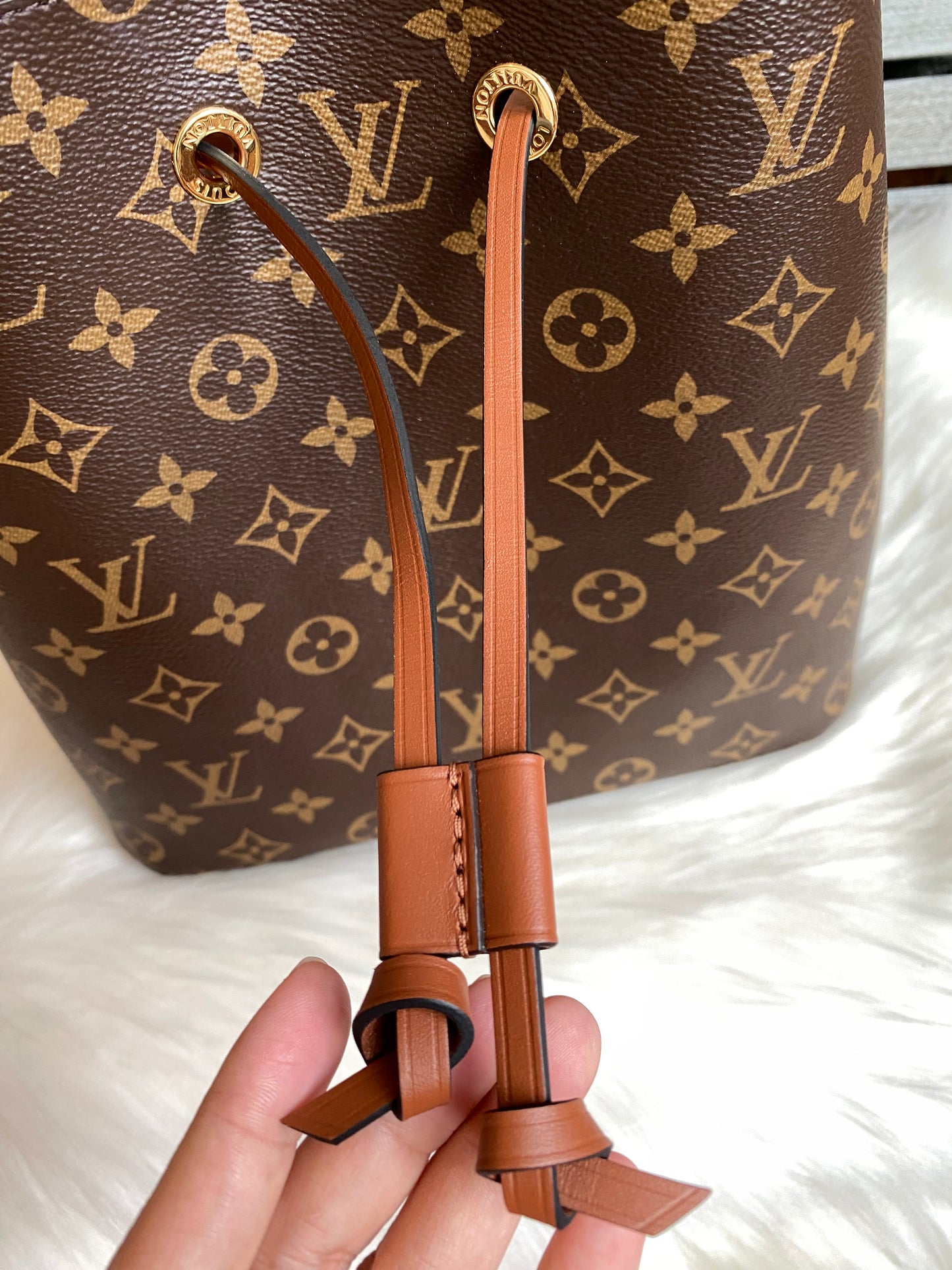 Louis Vuitton NeoNoe Caramel