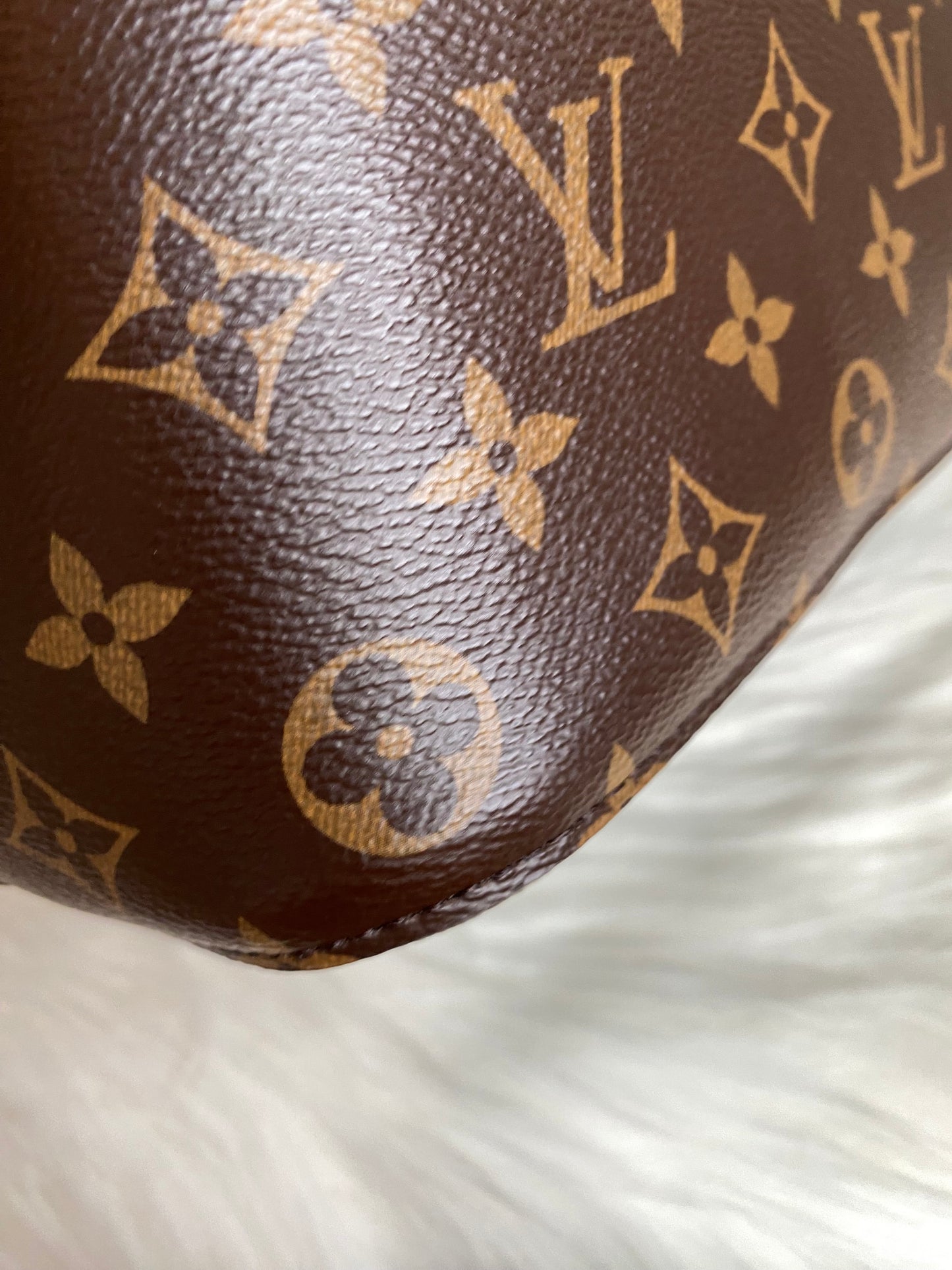 Louis Vuitton NeoNoe Caramel