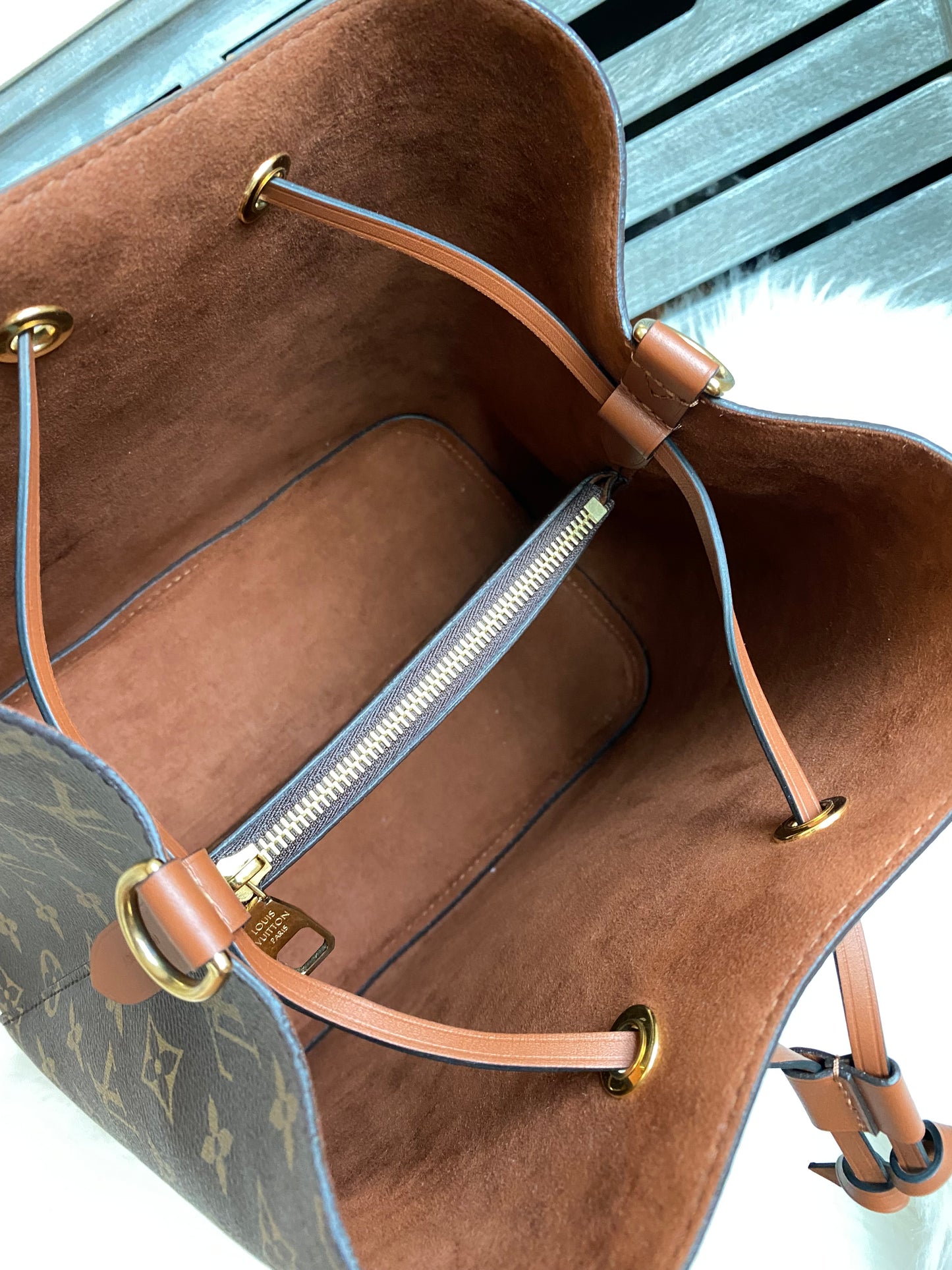 Louis Vuitton NeoNoe Caramel