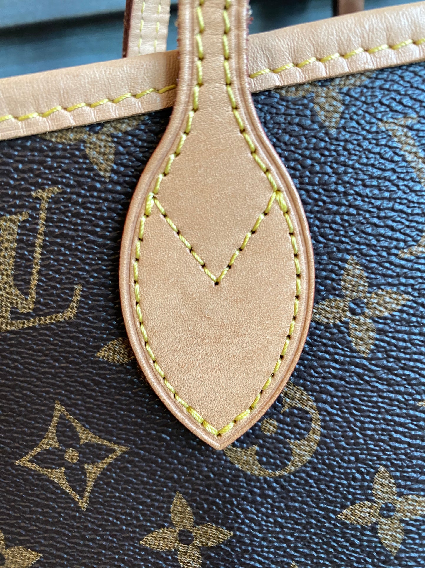 Louis Vuitton Neverfull MM With Pouch Cerise