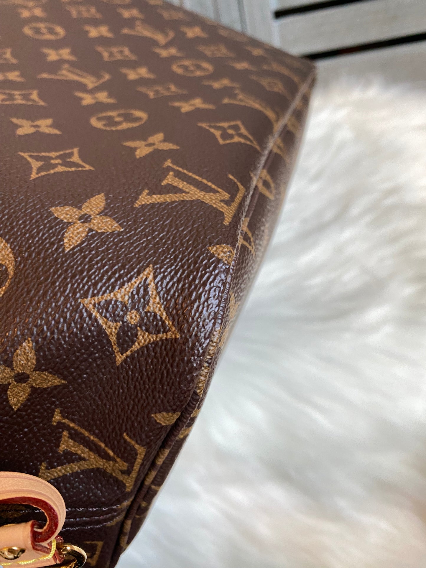 Louis Vuitton Neverfull MM With Pouch Cerise