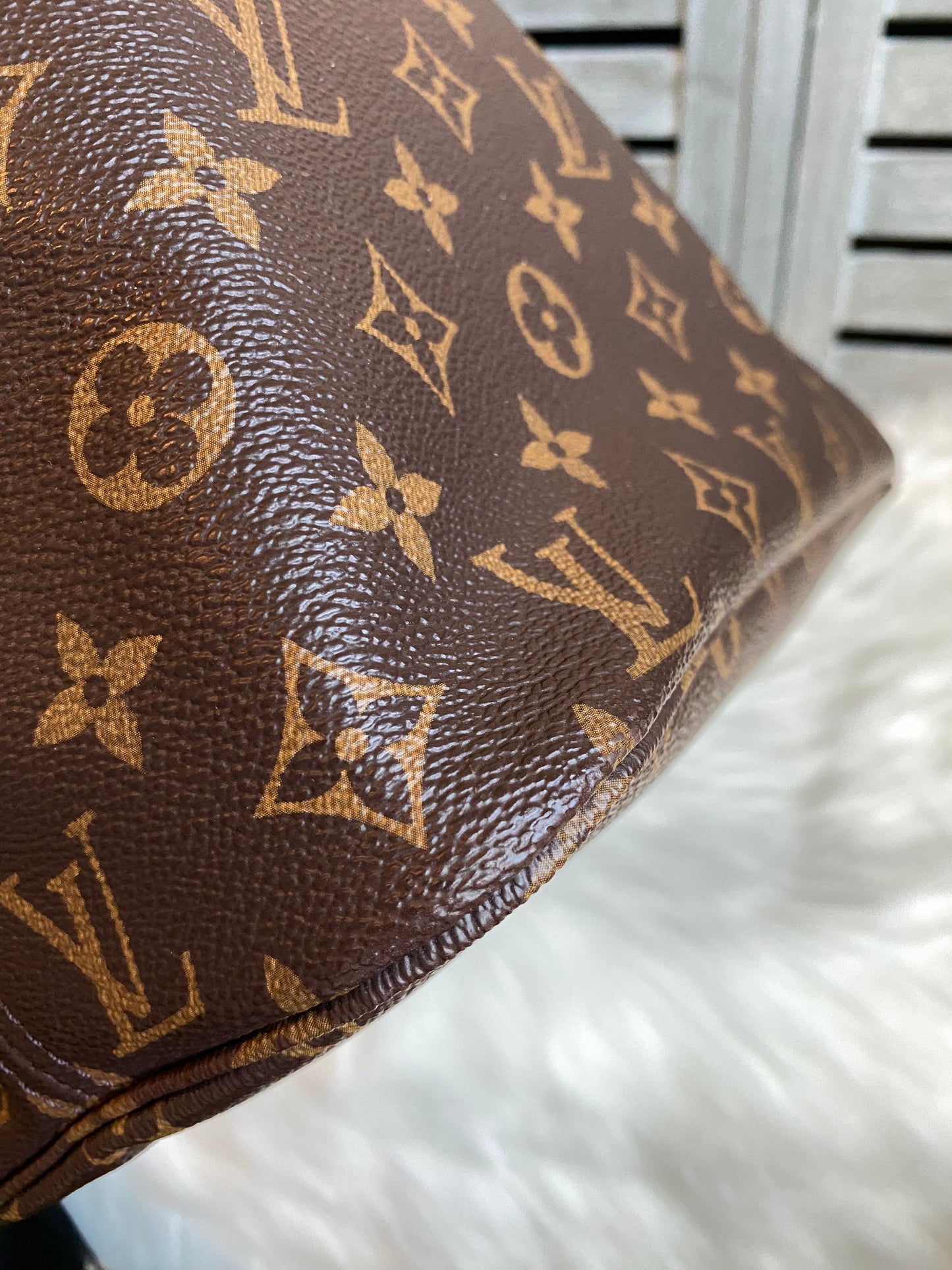 Louis Vuitton Neverfull MM With Pouch Cerise