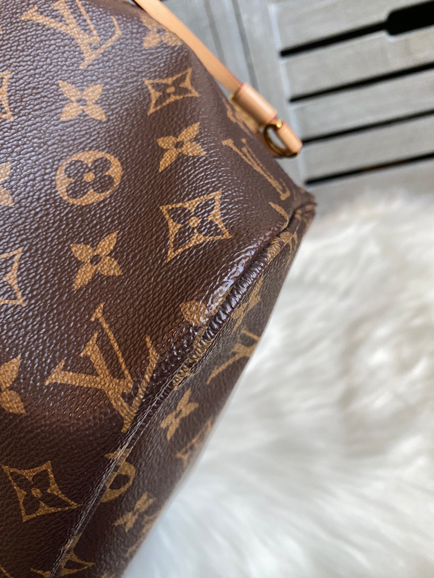 Louis Vuitton Neverfull MM With Pouch Cerise