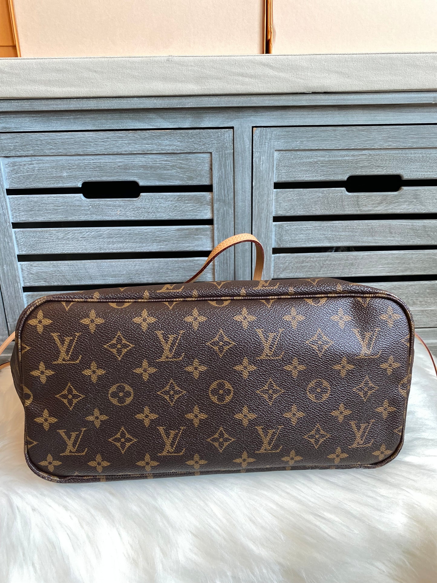 Louis Vuitton Neverfull MM With Pouch Cerise