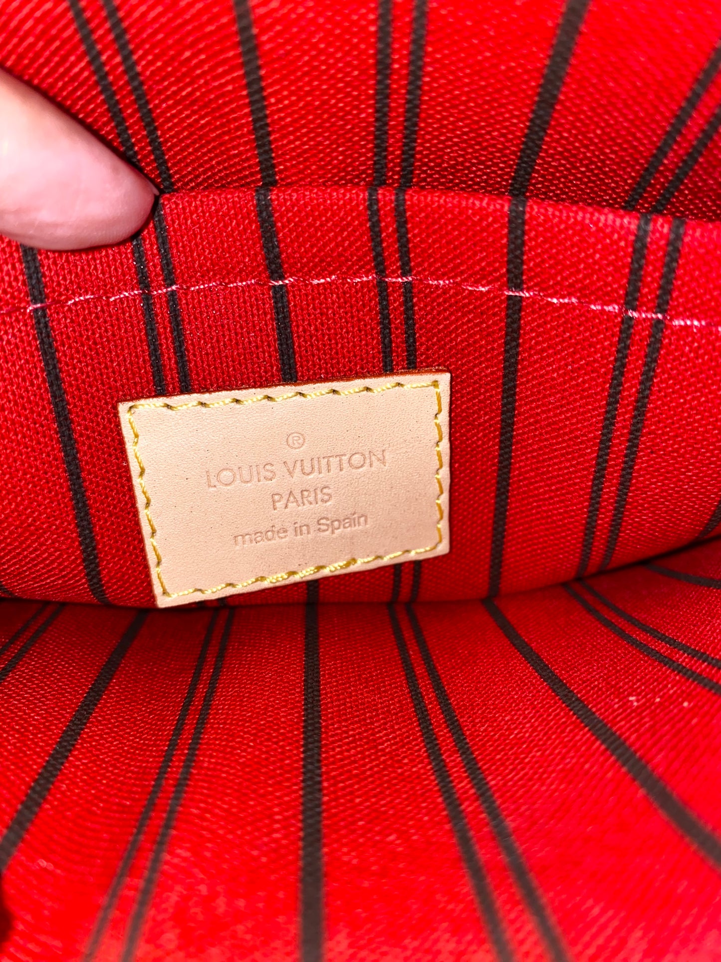 Louis Vuitton Neverfull MM With Pouch Cerise