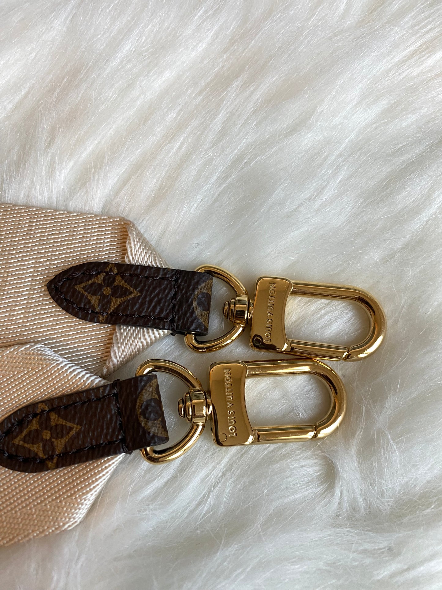 Louis Vuitton Reverse Monogram Giant OnTheGo East West