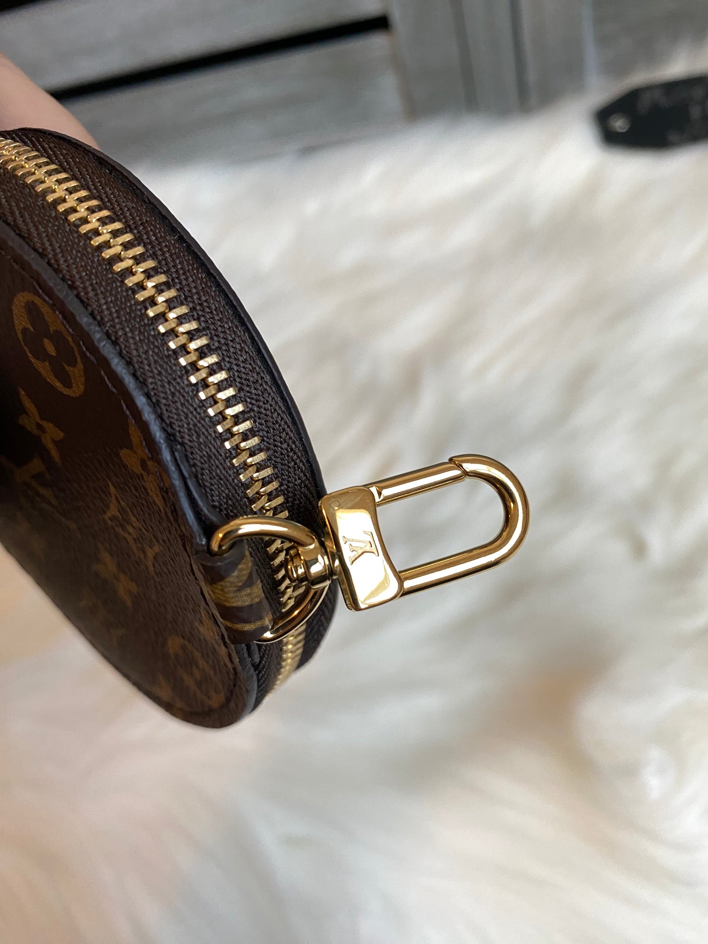 Louis Vuitton Reverse Monogram Giant OnTheGo East West