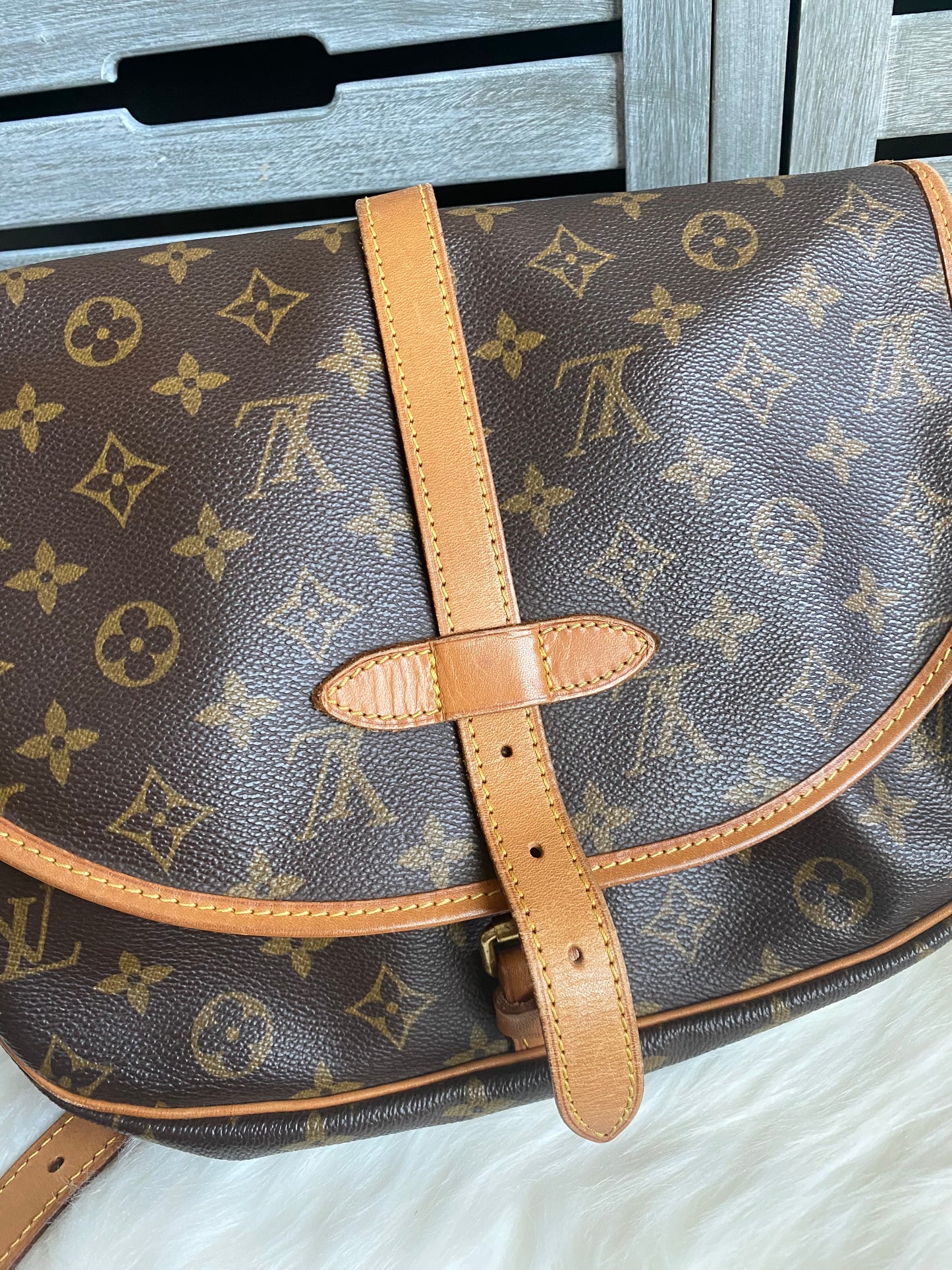 Louis Vuitton Saumur 30