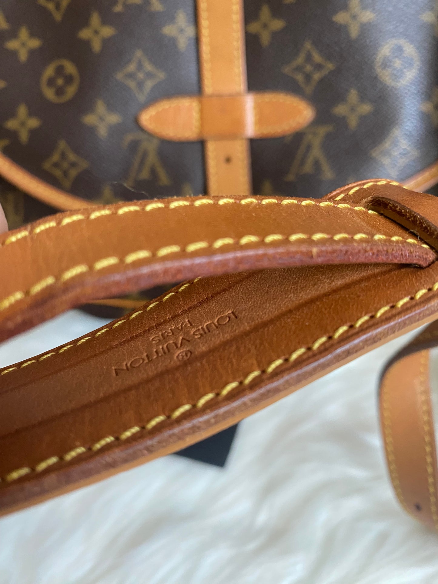 Louis Vuitton Saumur 30