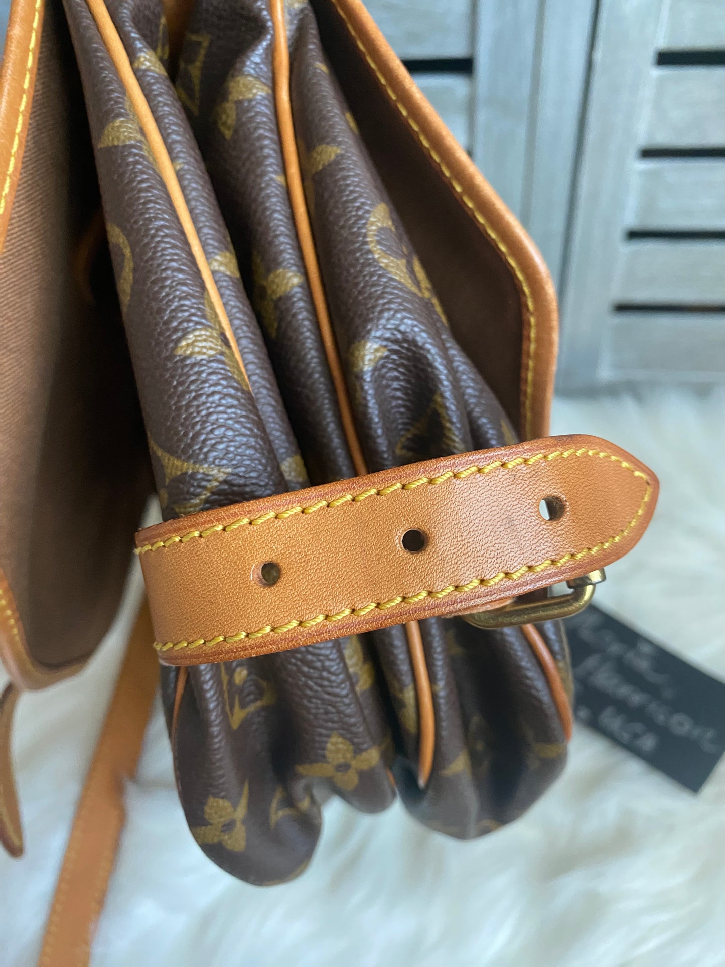 Louis Vuitton Saumur 30