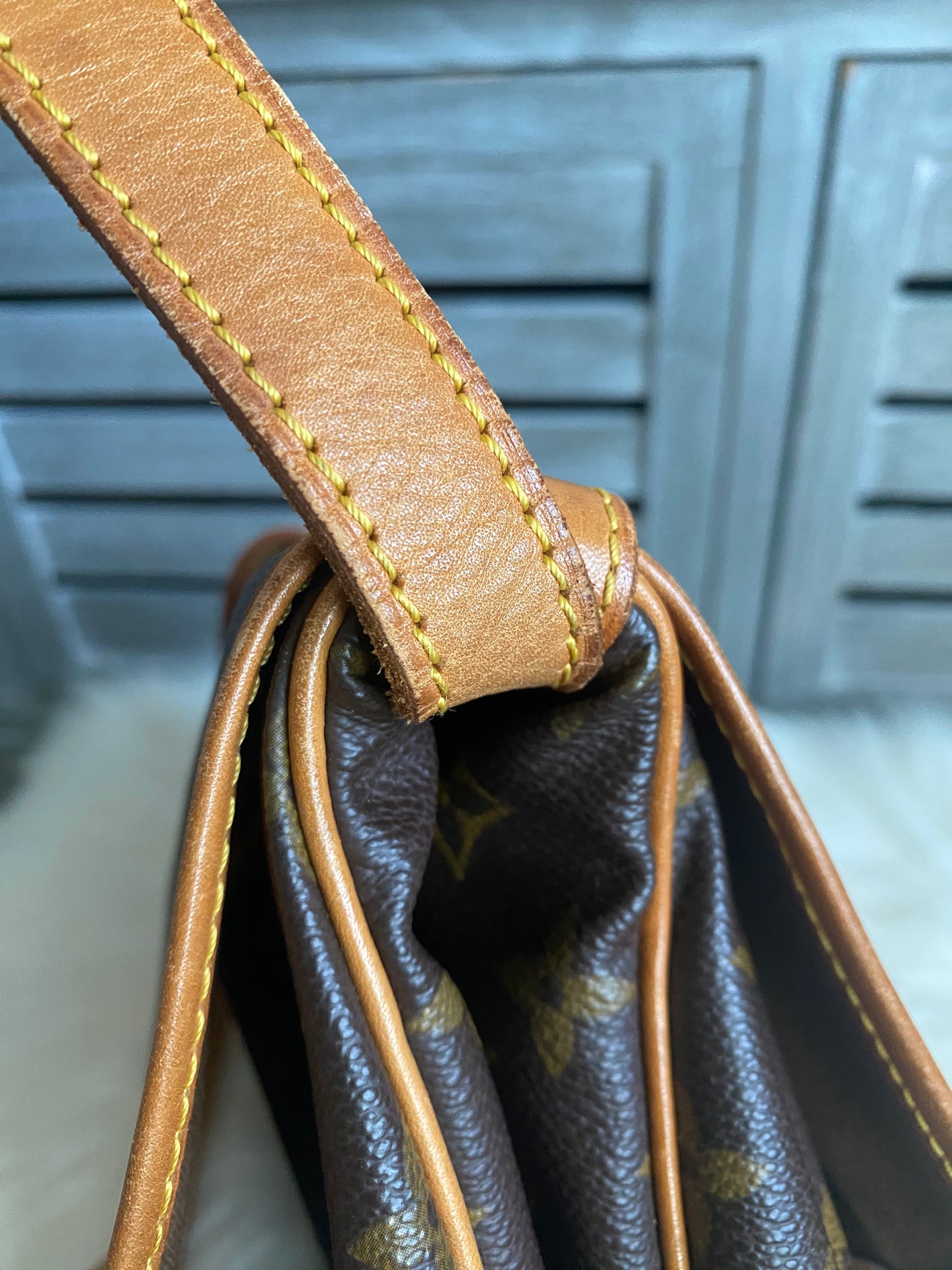 Louis Vuitton Saumur 30