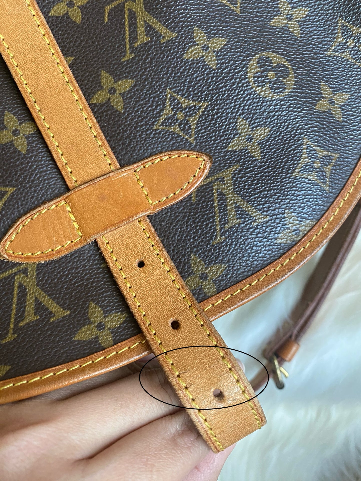 Louis Vuitton Saumur 30