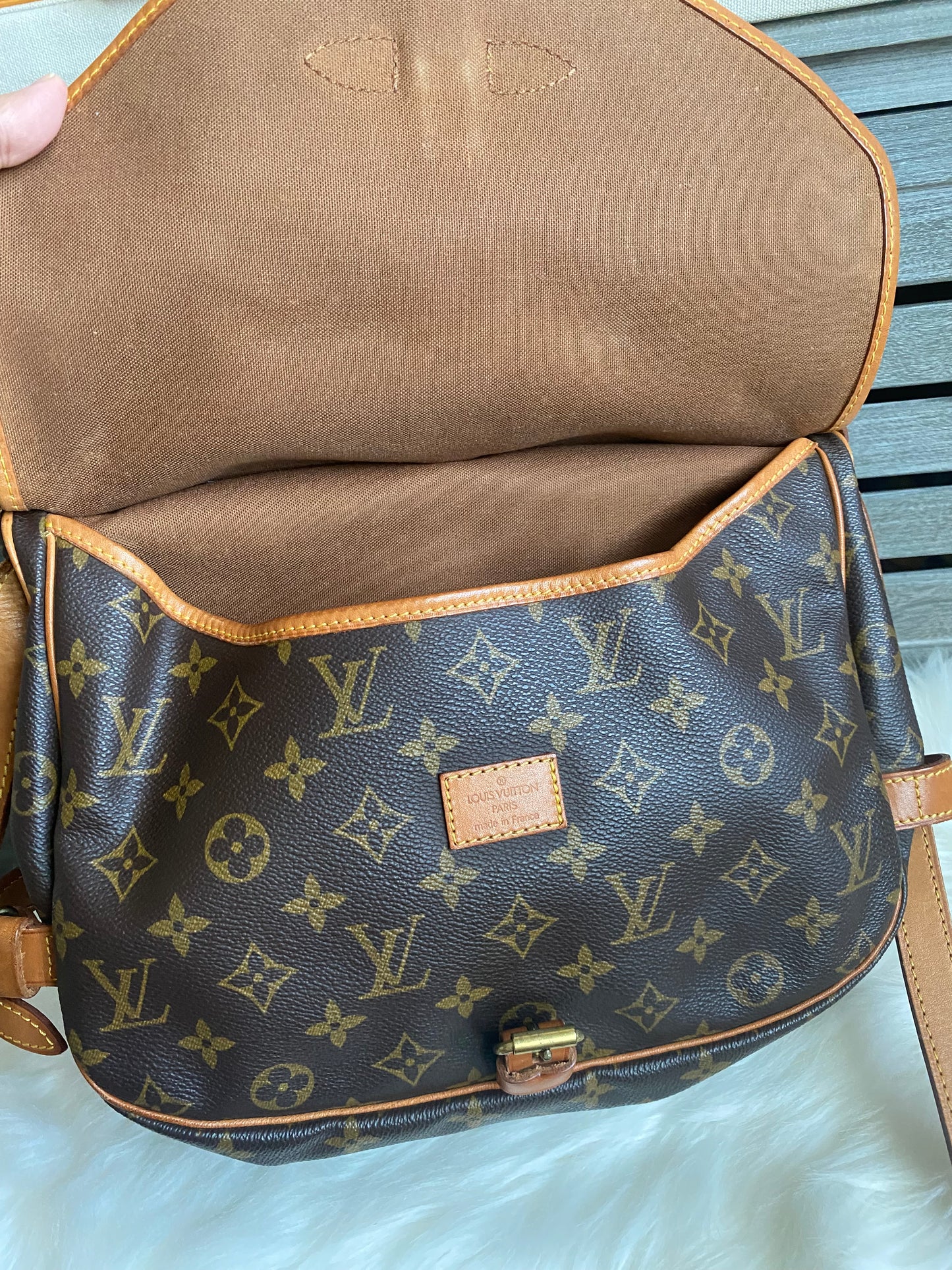 Louis Vuitton Saumur 30
