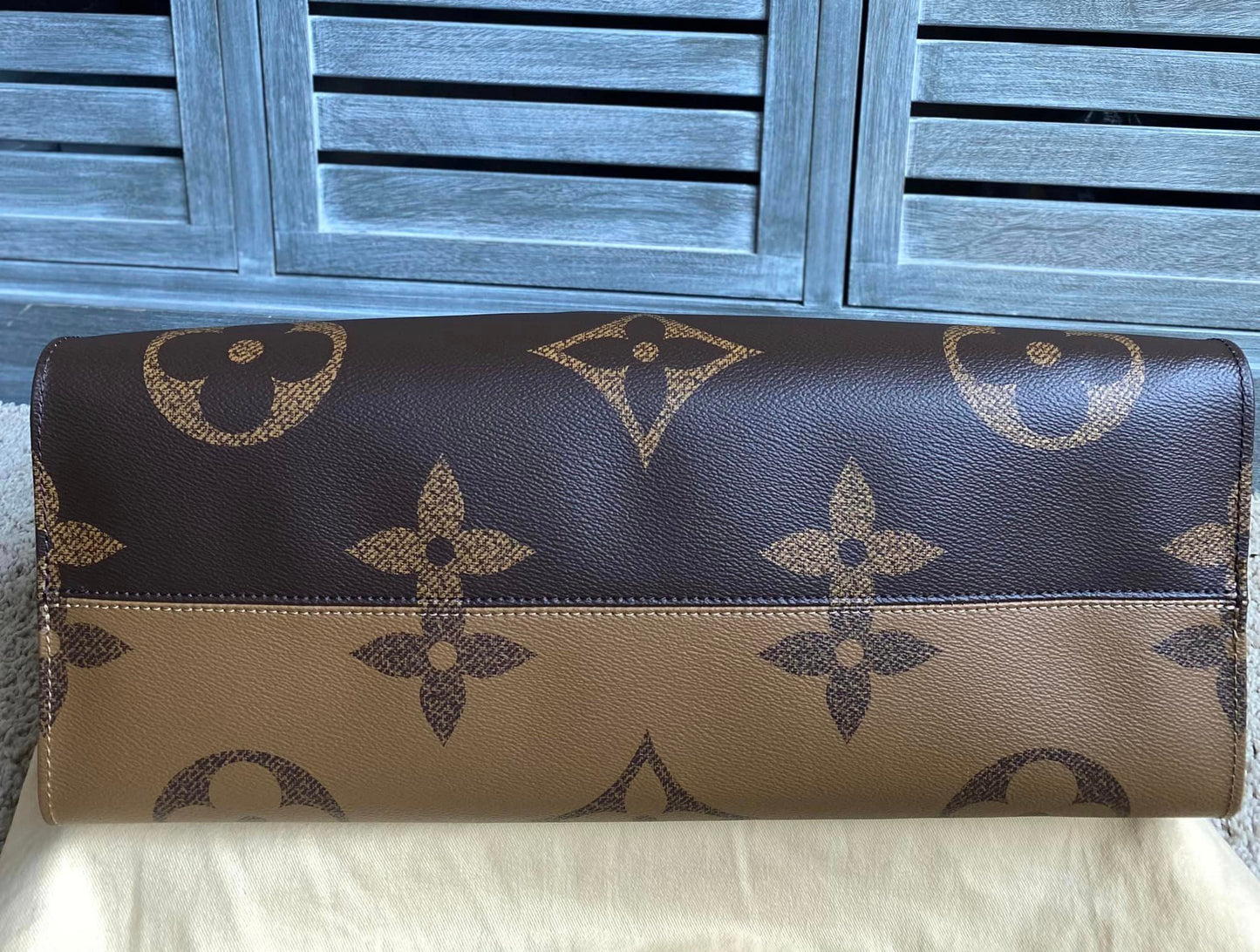 Louis Vuitton OnTheGo Giant Reverse GM