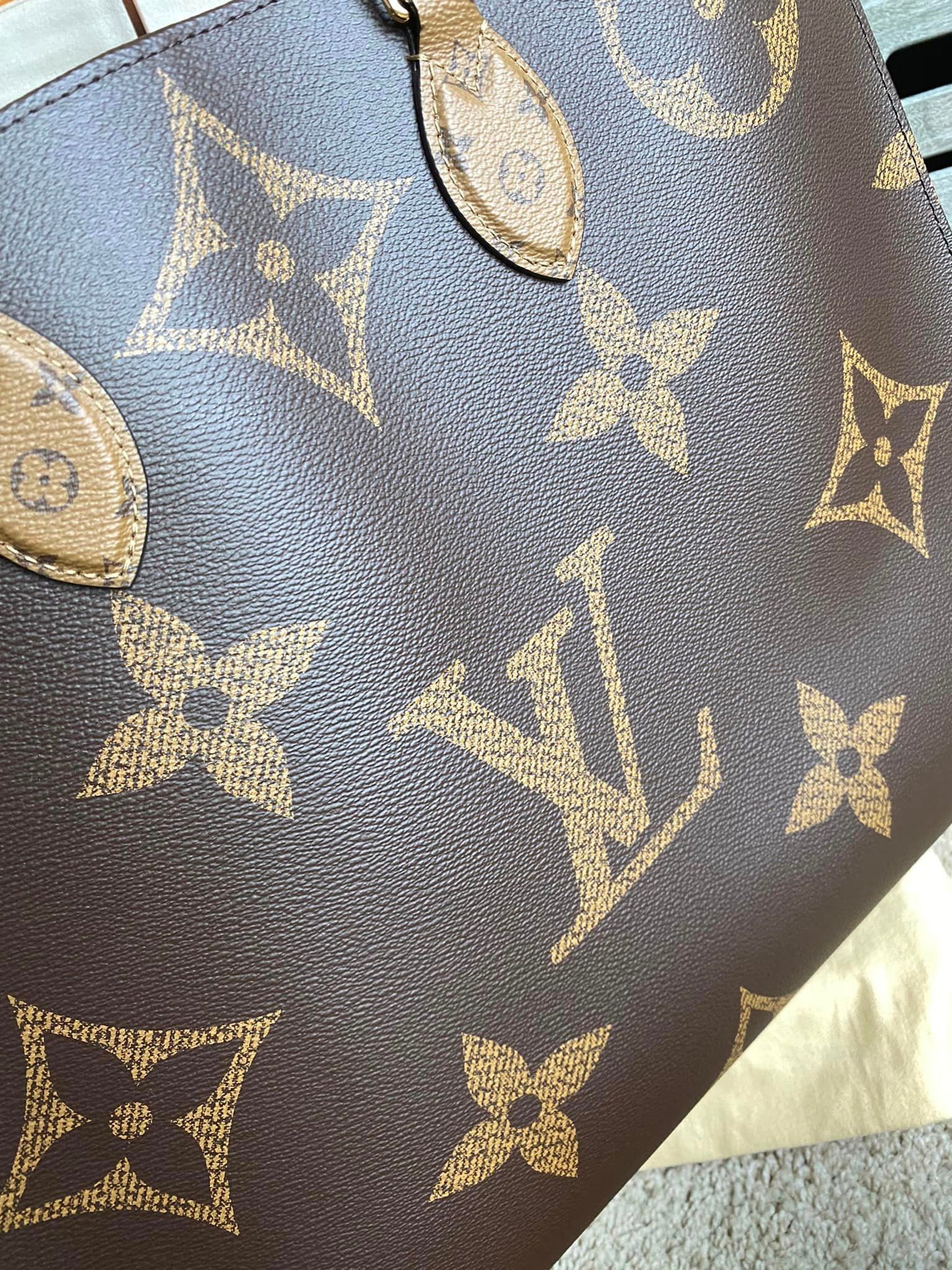 Louis Vuitton OnTheGo Giant Reverse GM