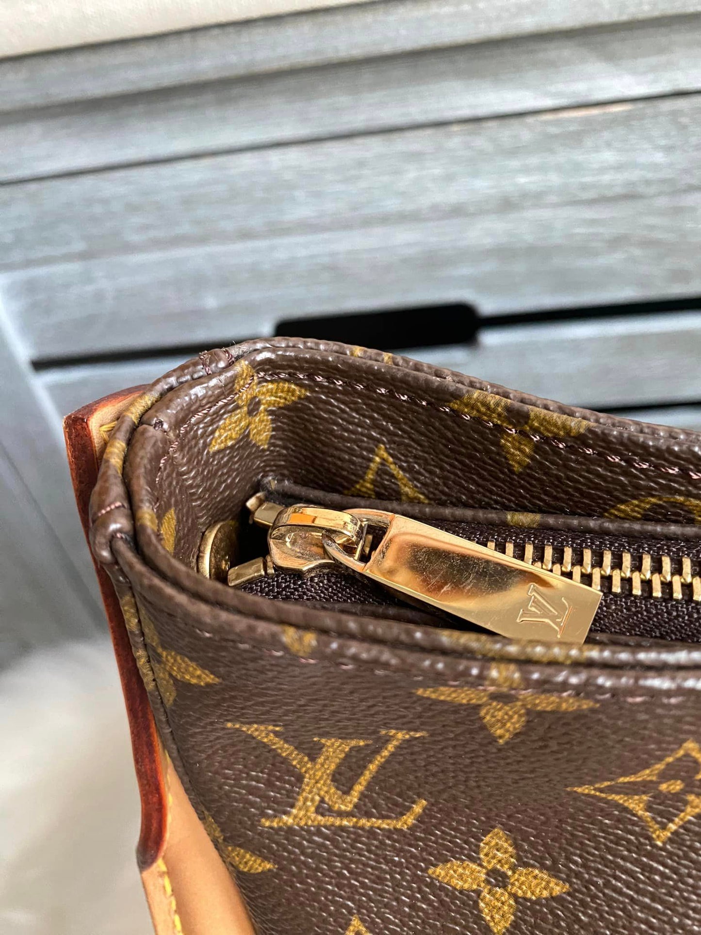 Louis Vuitton Looping GM