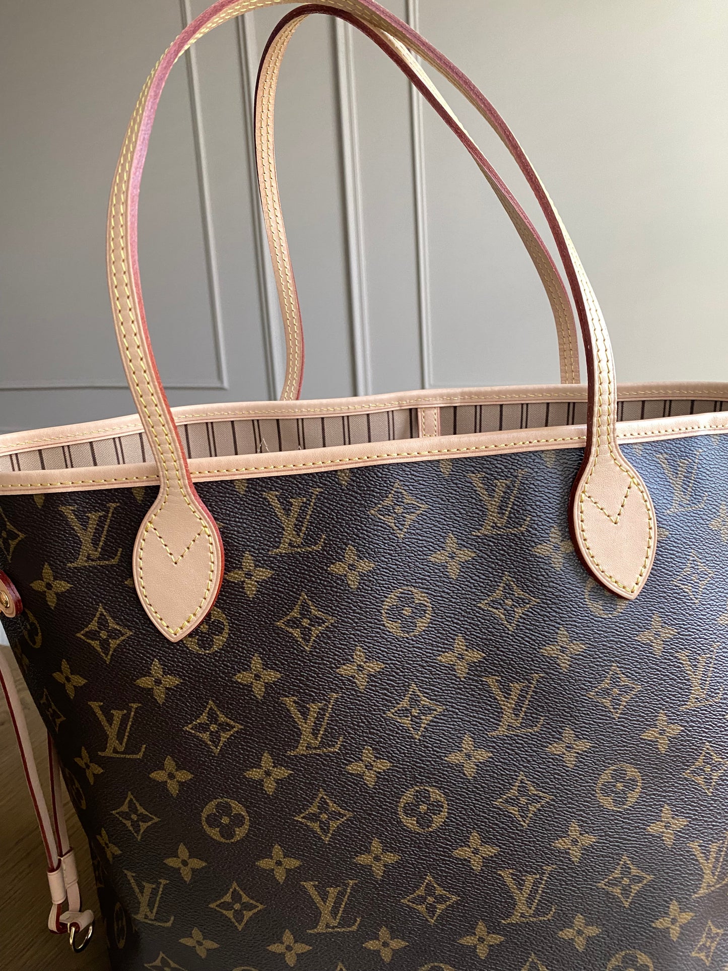 Louis Vuitton Neverfull MM - Rose Beige