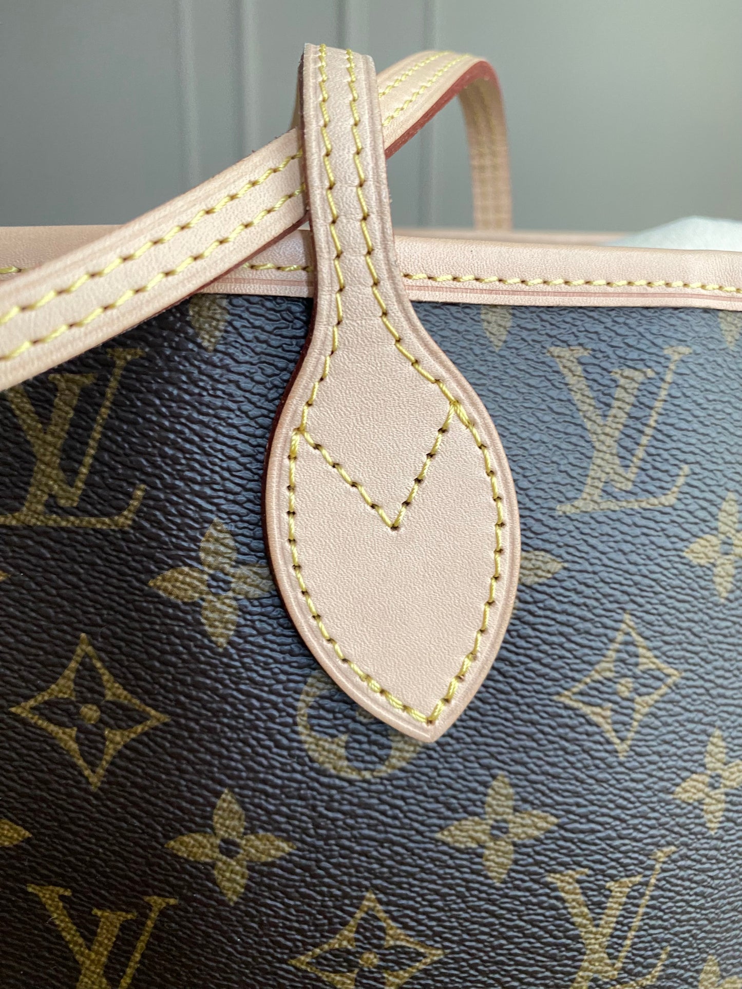 Louis Vuitton Neverfull MM - Rose Beige