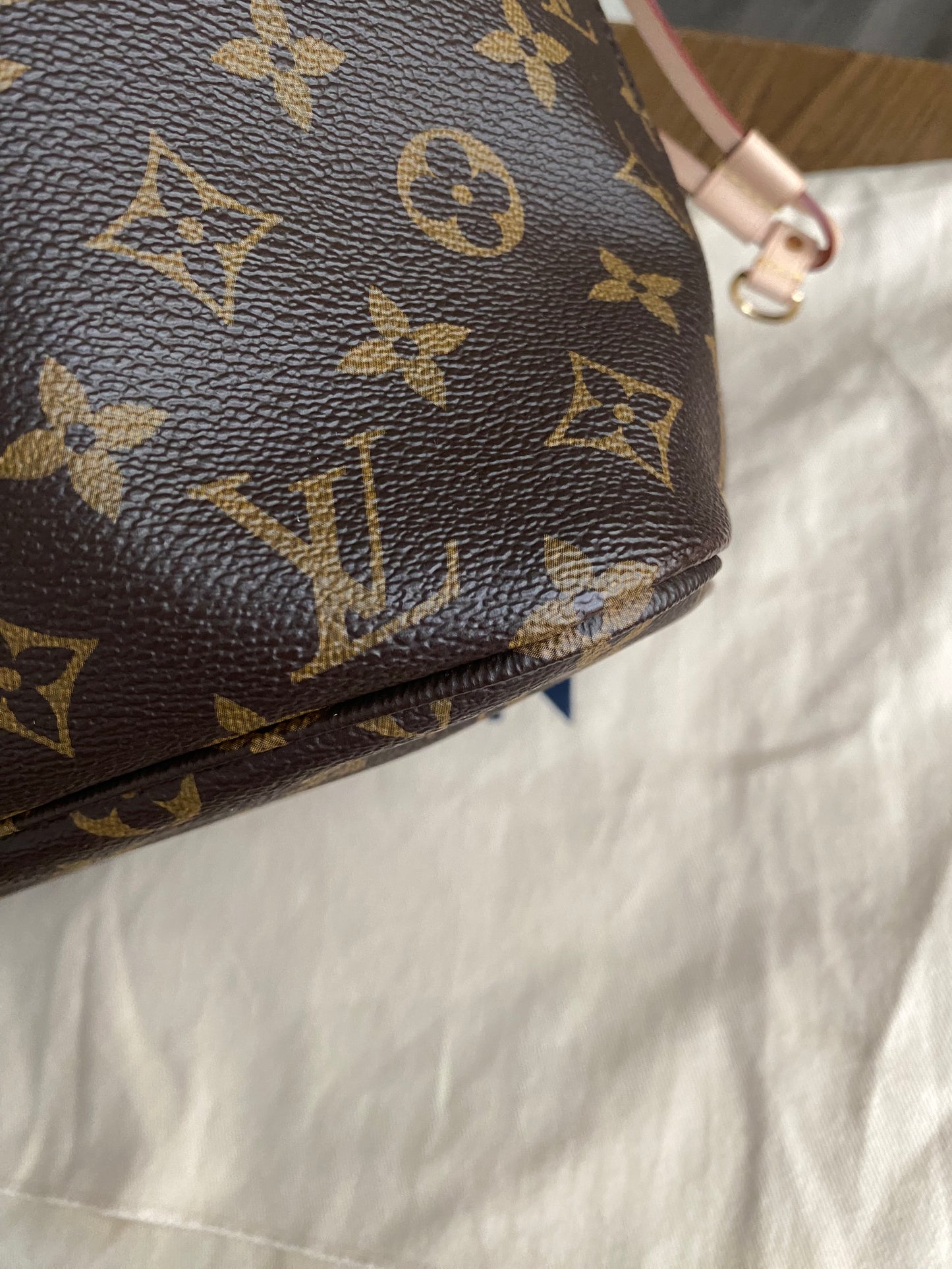 Louis Vuitton Neverfull MM - Rose Beige