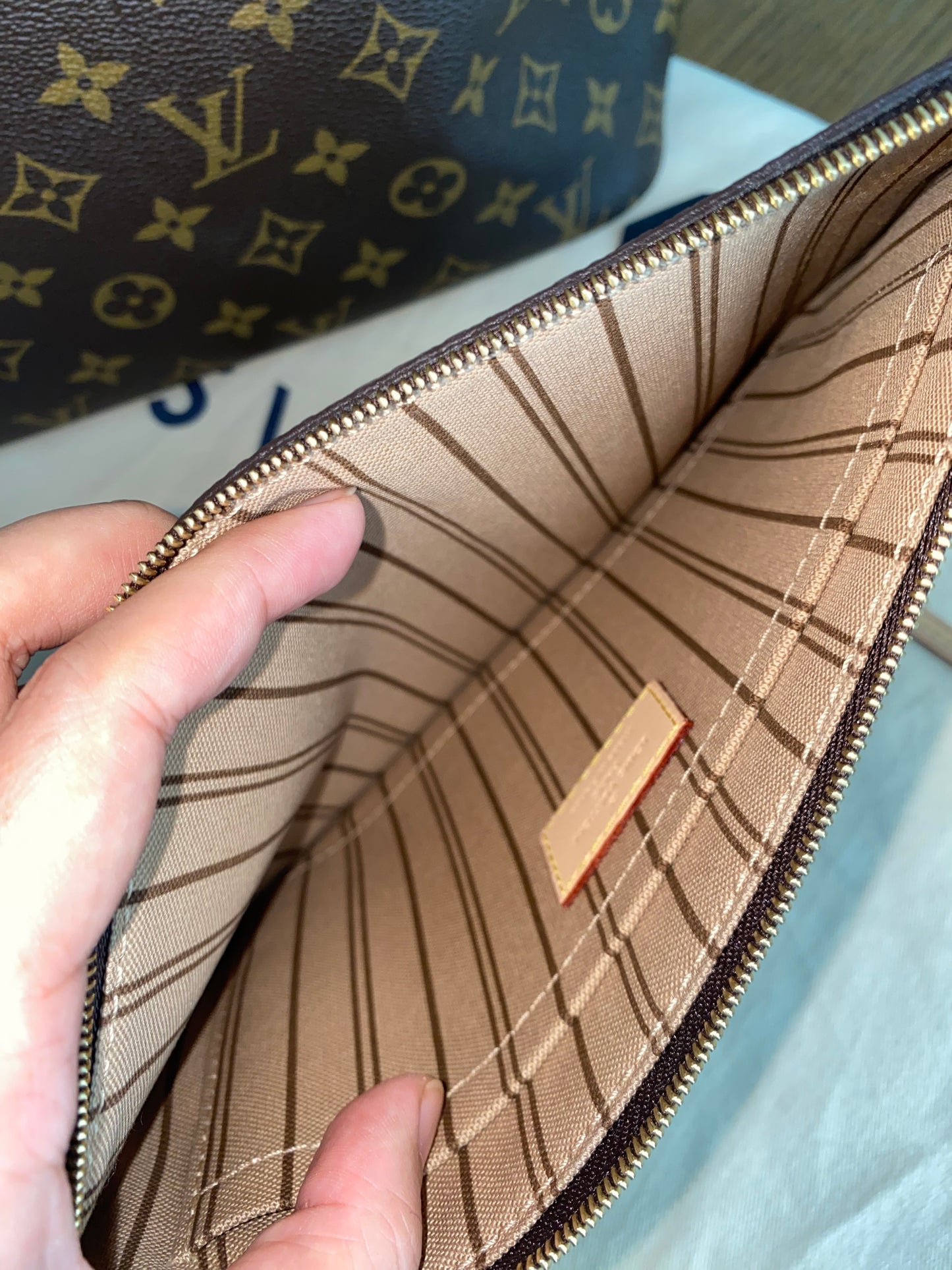 Louis Vuitton Neverfull MM - Rose Beige