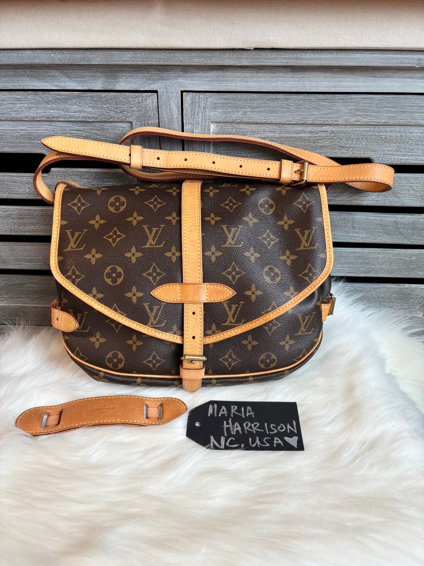 Louis Vuitton Saumur 30