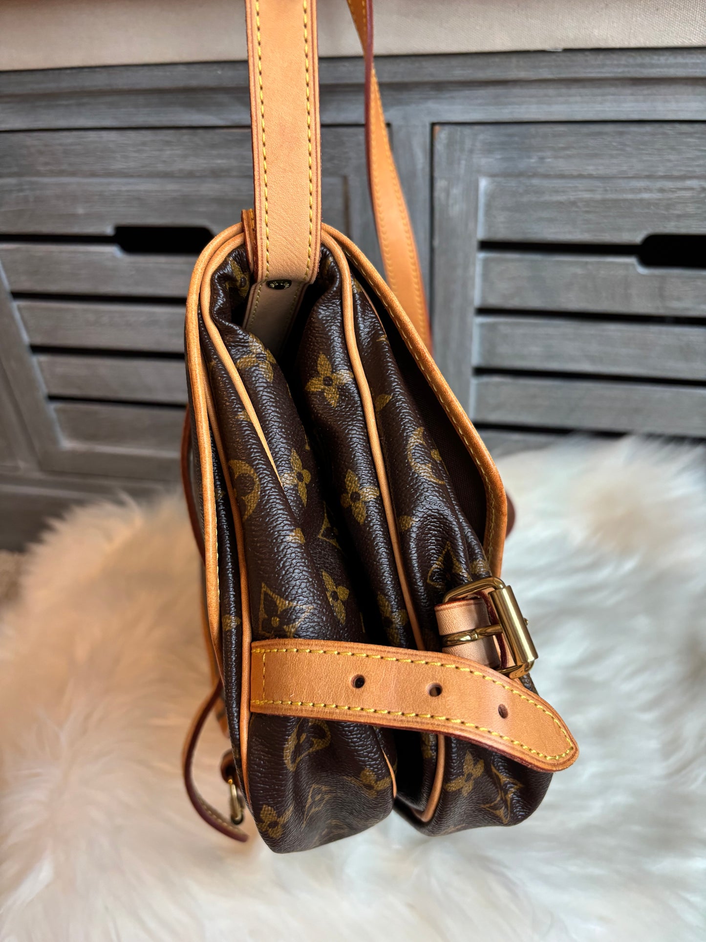 Louis Vuitton Saumur 30
