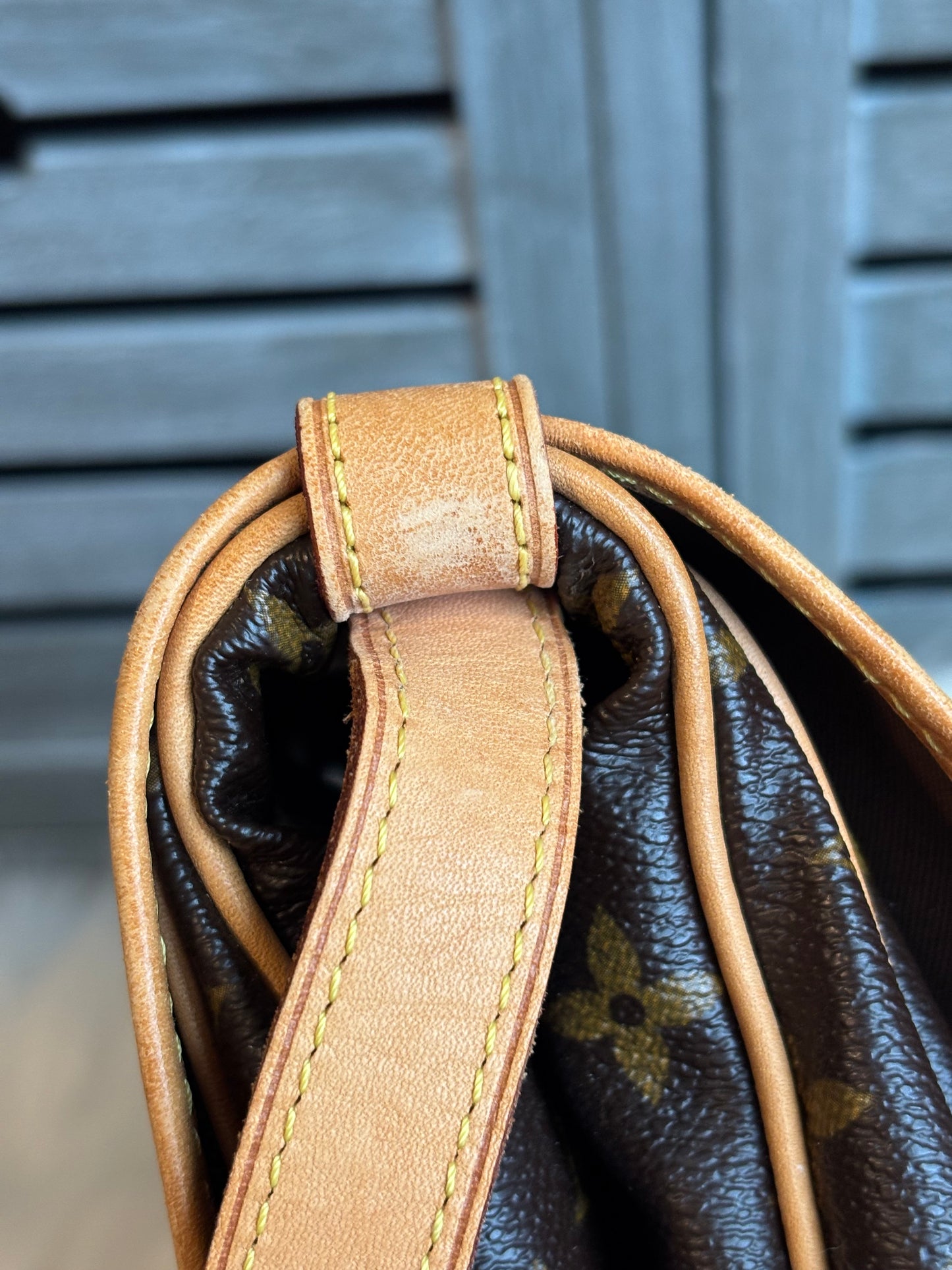 Louis Vuitton Saumur 30
