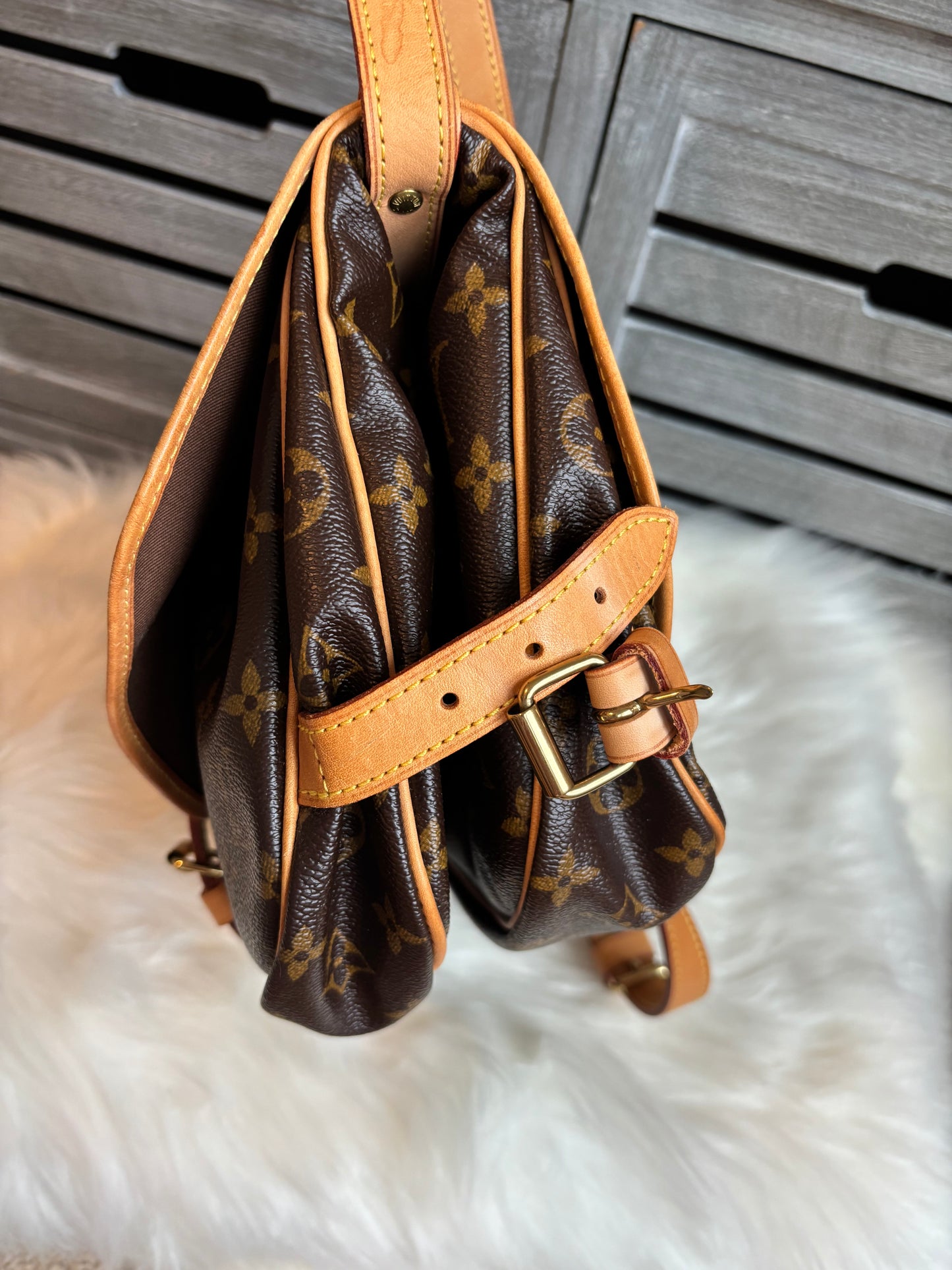 Louis Vuitton Saumur 30