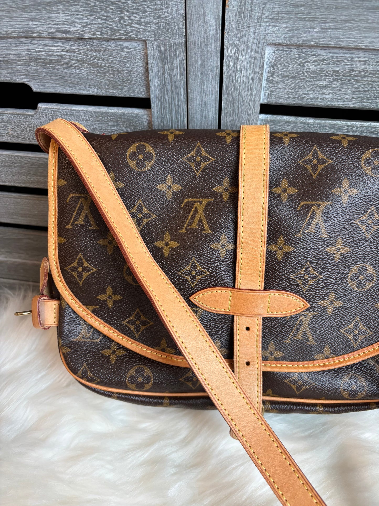 Louis Vuitton Saumur 30