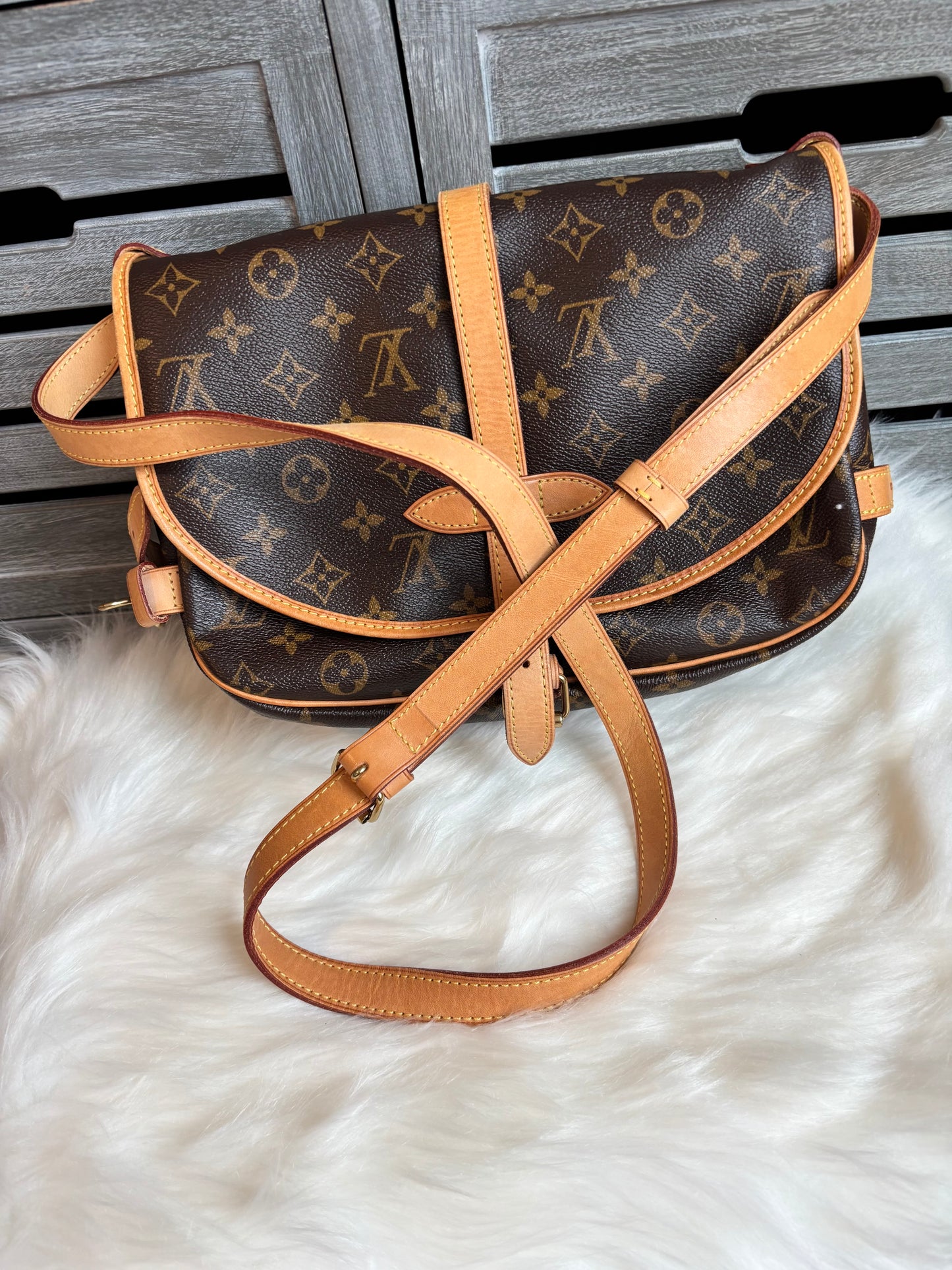 Louis Vuitton Saumur 30
